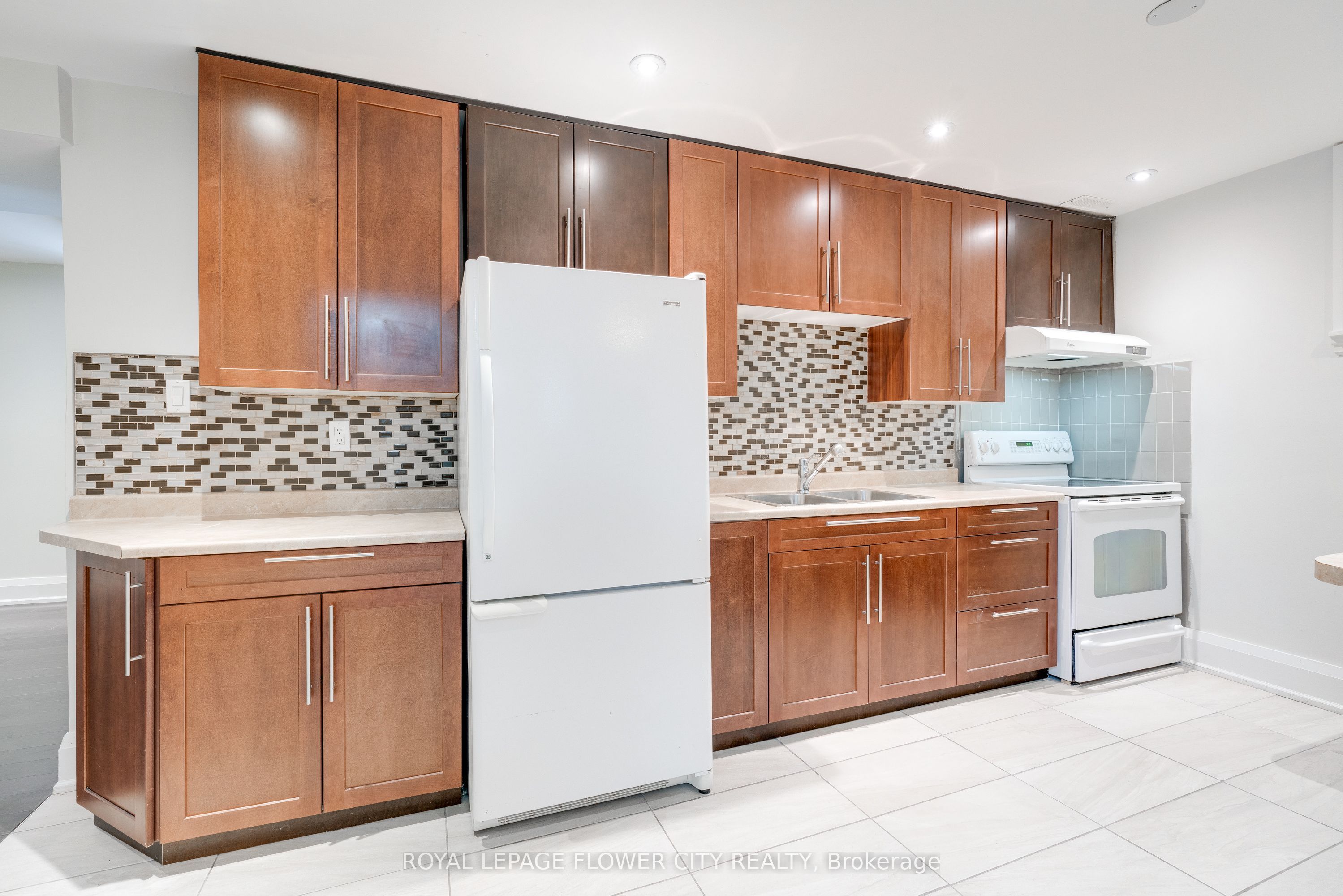 5674 Whitehorn Avenue E, Mississauga 3
