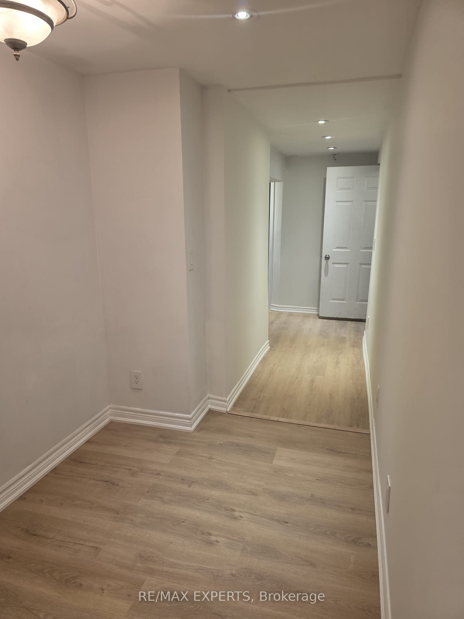 Unit Bsmt - 20 Deer Valley Drive, Caledon 4