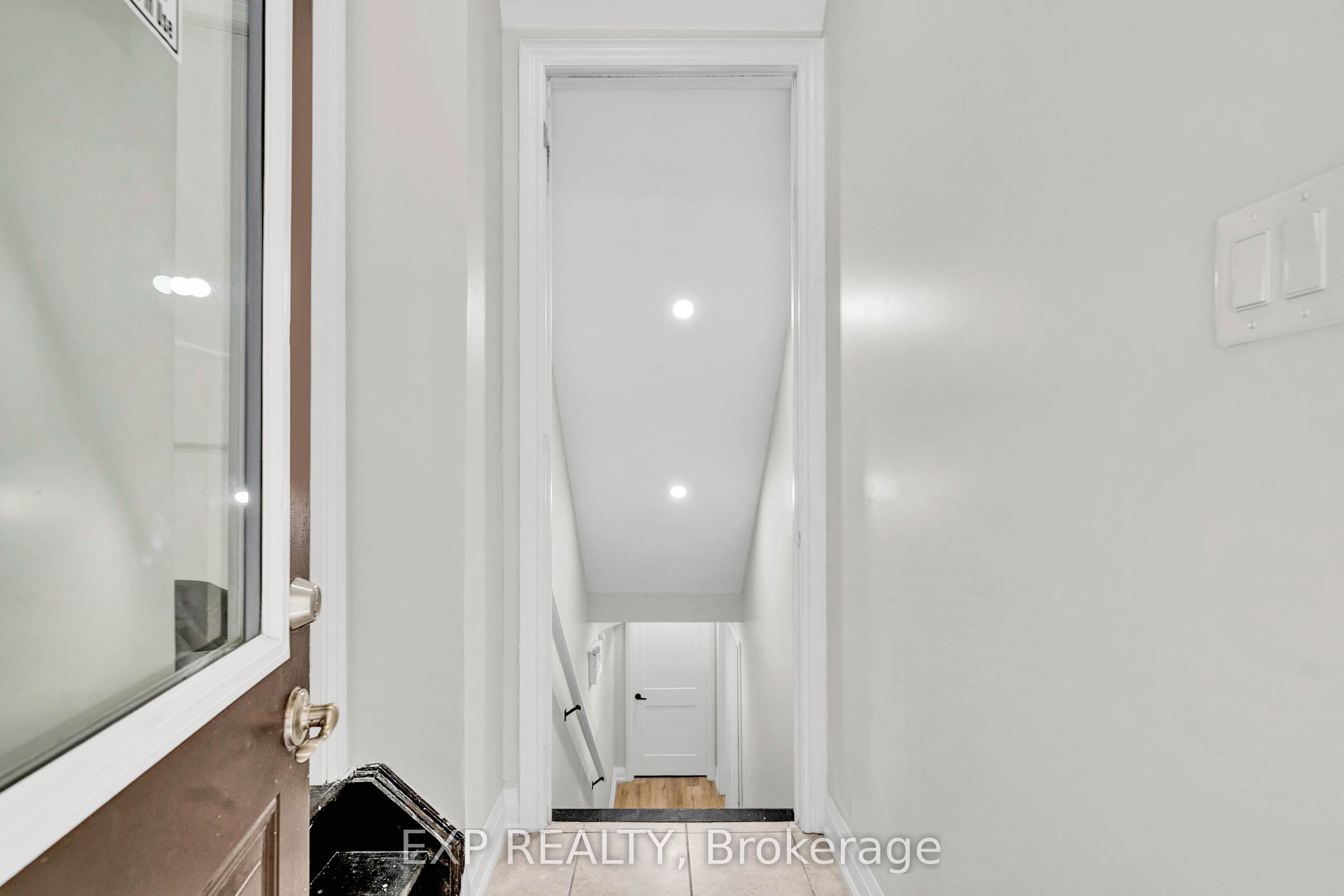 Unit Unit B - 448 Dougall Avenue, Caledon 1