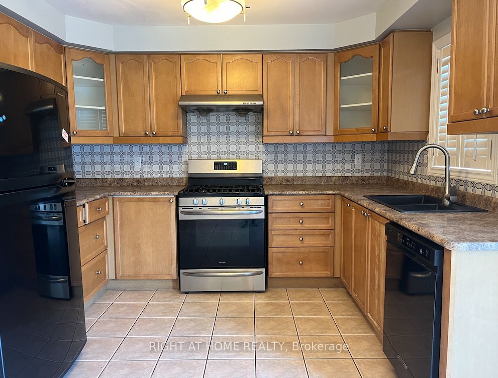 Unit Main - 22 Amboise Crescent, Brampton 5