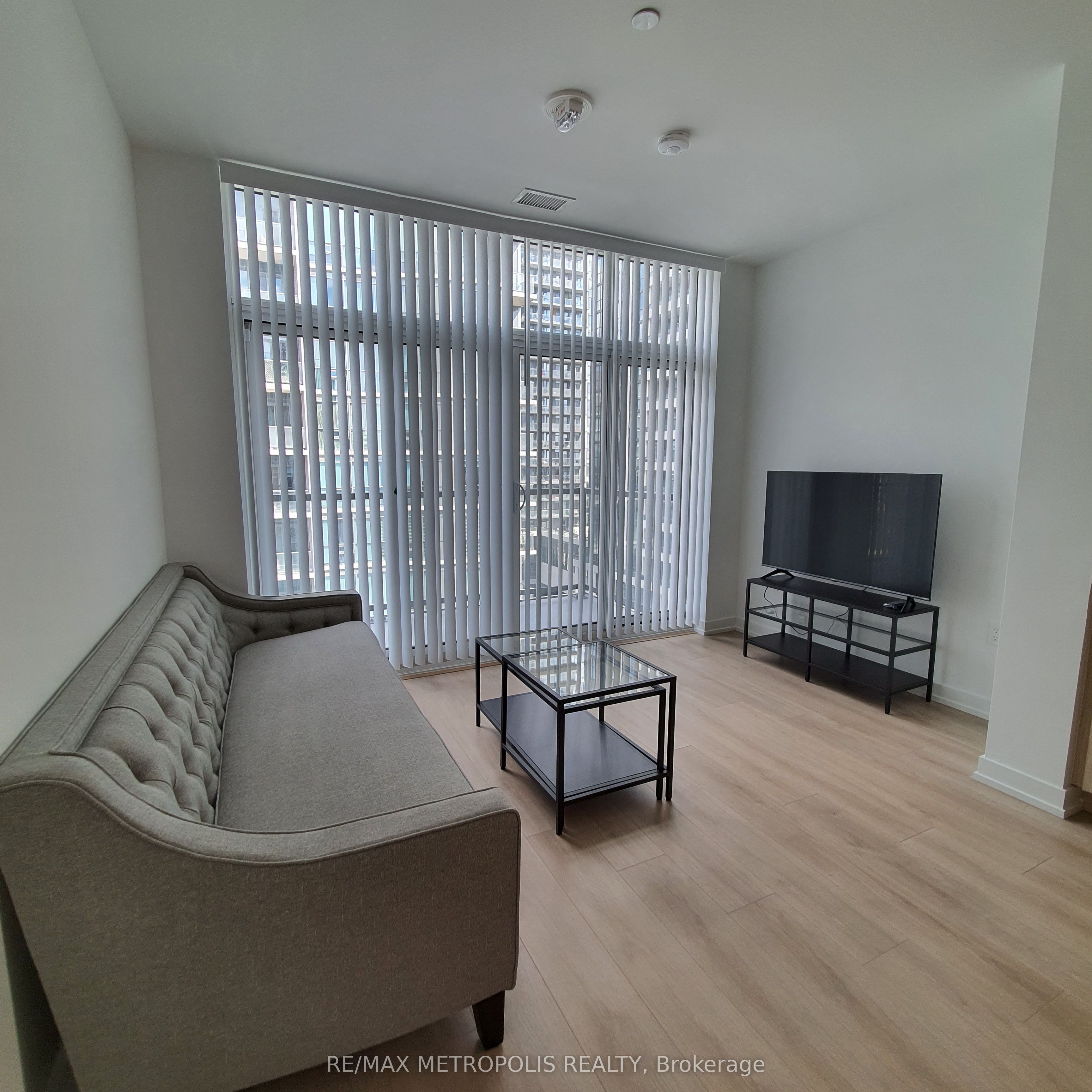 Unit 807 - 1195 The Queensway, Etobicoke 3