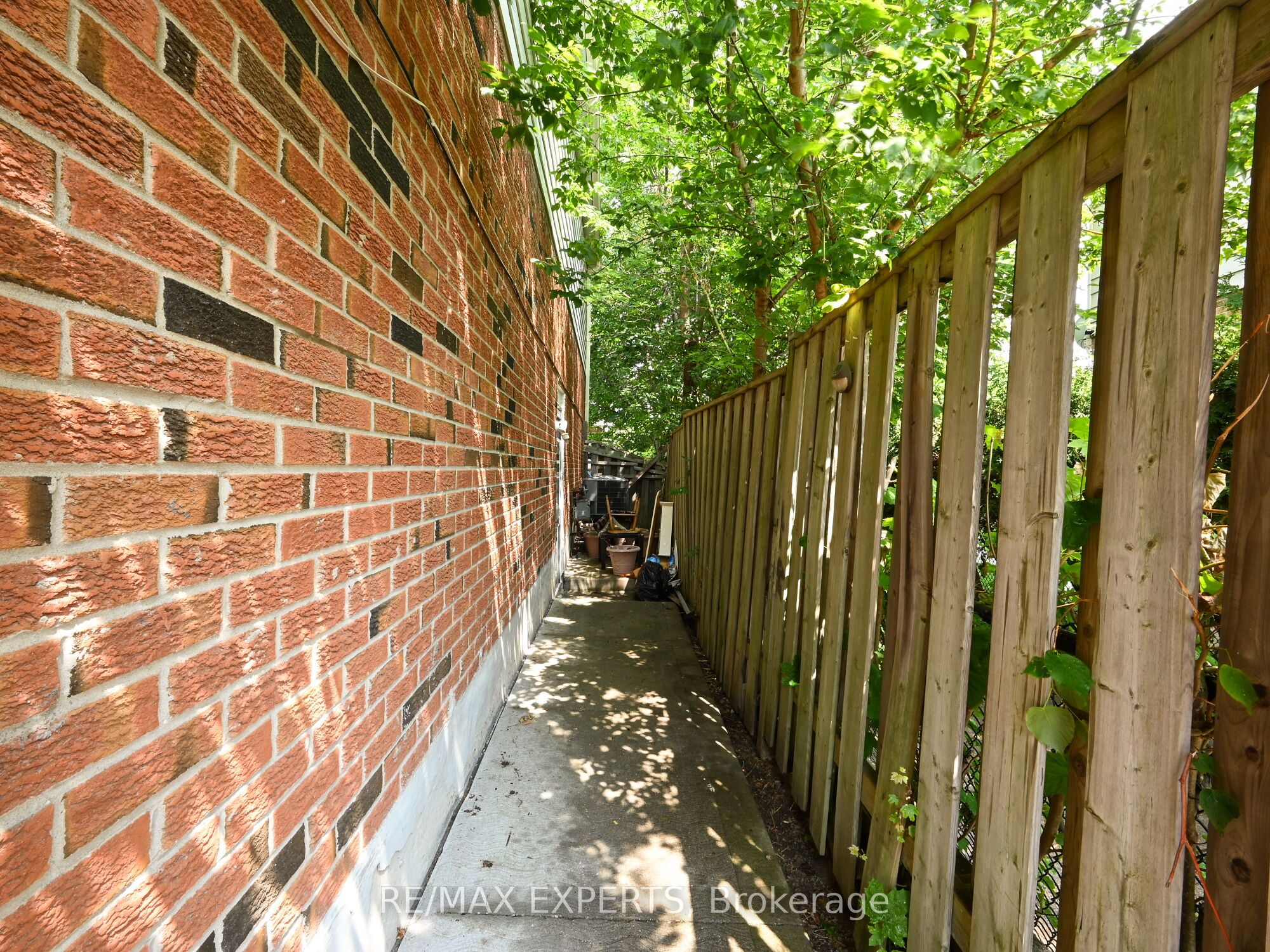 32 Morton Way, Brampton 2