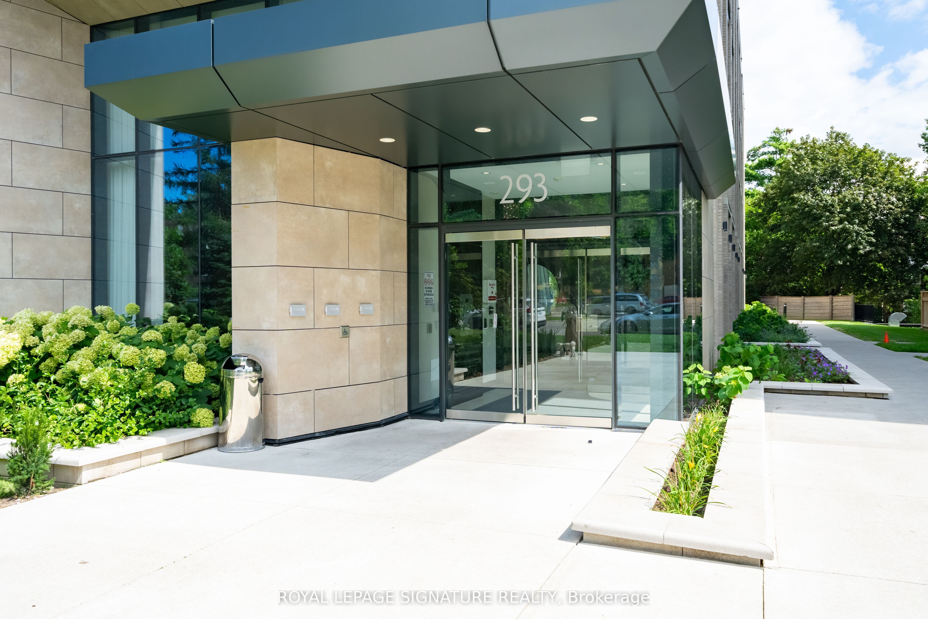 Unit 621 - 293 The Kingsway, Etobicoke 2
