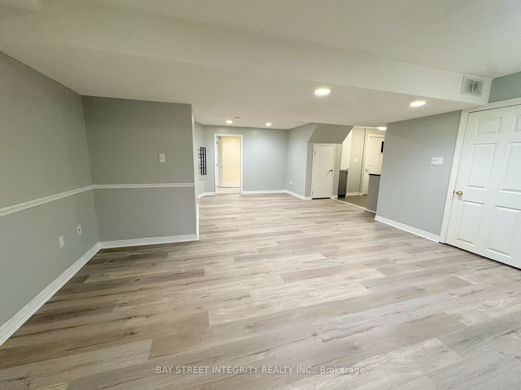 414 River Glen Boulevard, Oakville 3