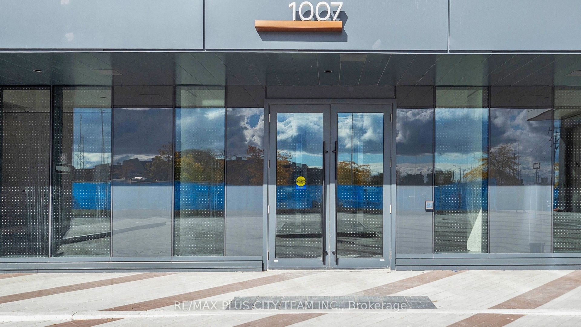 Unit 302 - 1007 The Queensway, Etobicoke 2