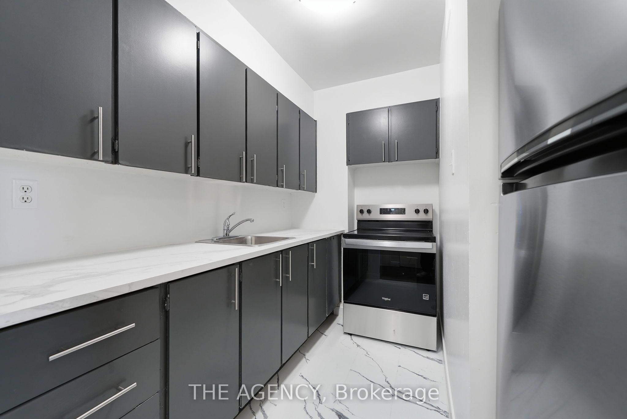 Unit 2004A - 2350 Dundas Street W, Toronto 4
