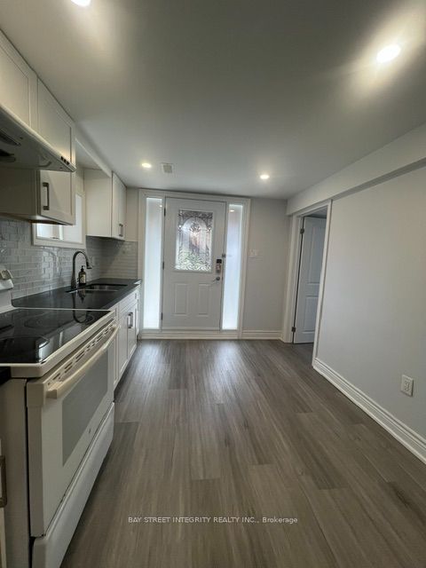 4736 Wild Rose Street, Mississauga 3