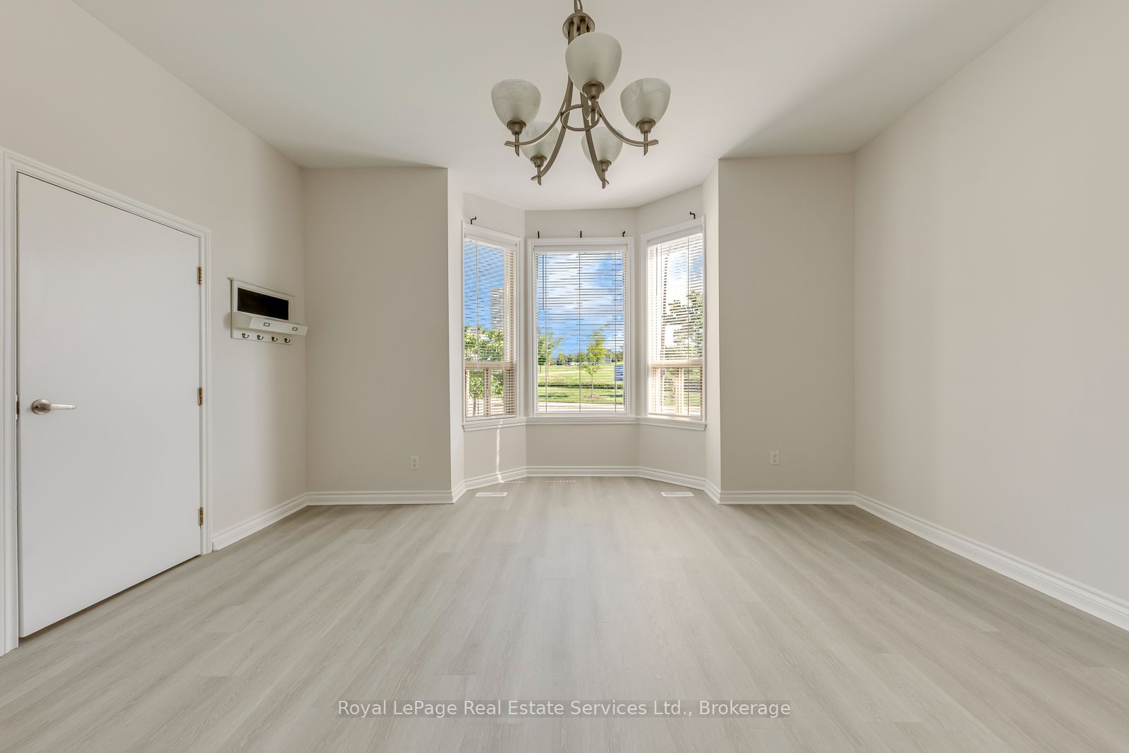 21 Centre Street S, Brampton 4