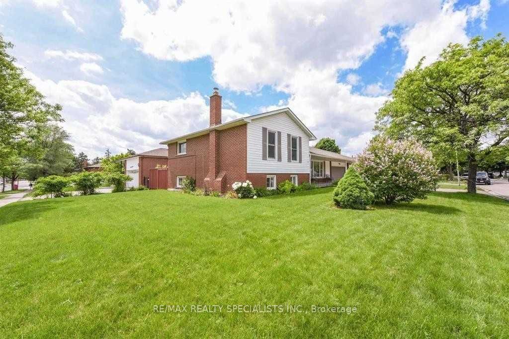 2 Marchbank Crescent, Brampton 2