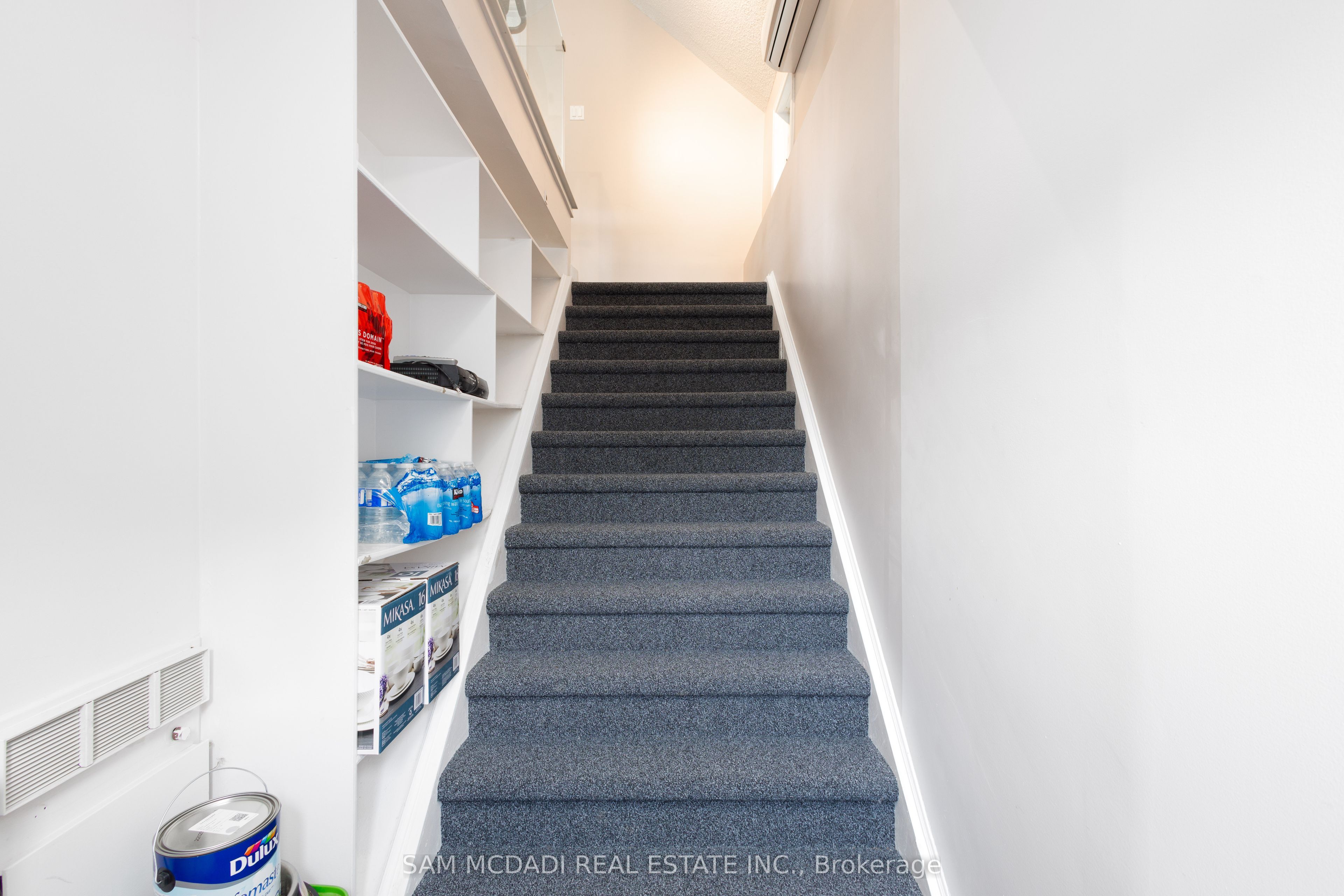 Unit Upper - 14011 Trafalgar Road, Halton Hills 4