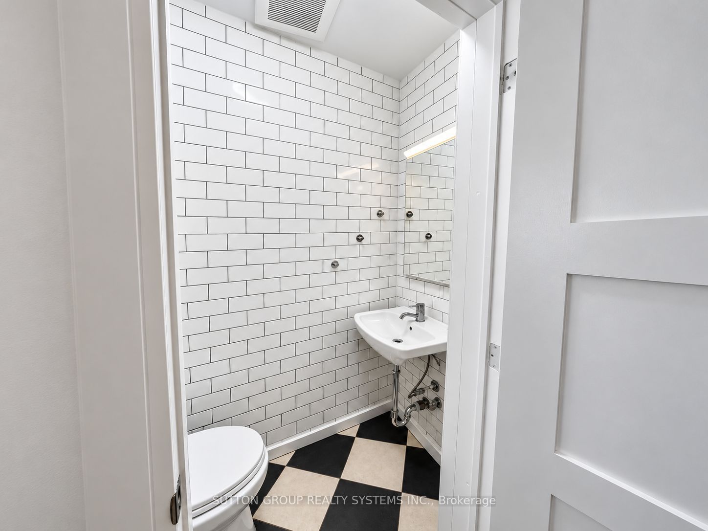 Unit 2nd Floor - 616 Rogers Road, Toronto 4