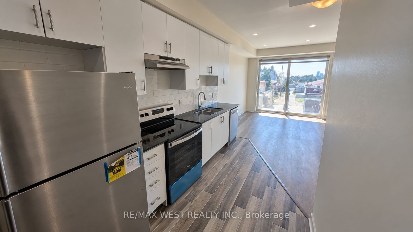 Unit Main Floor - 93 Hatherley Road, Toronto 2