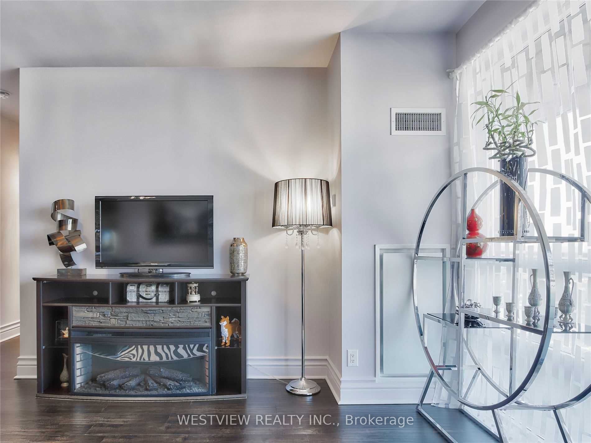 Unit Uph-03 - 16 Brookers Lane, Etobicoke 4