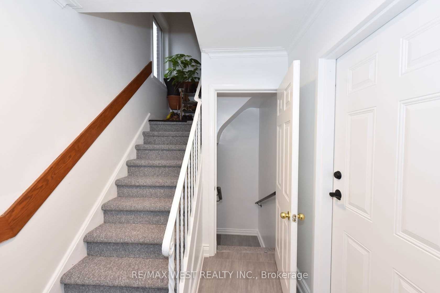 Unit Bsmt - 168 Strathnairn Avenue, Toronto 3