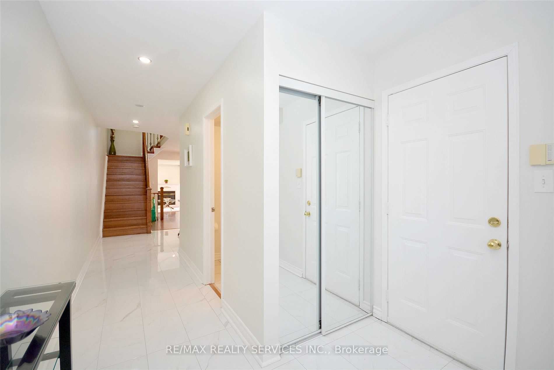 22 Berkindale Court, Brampton 3