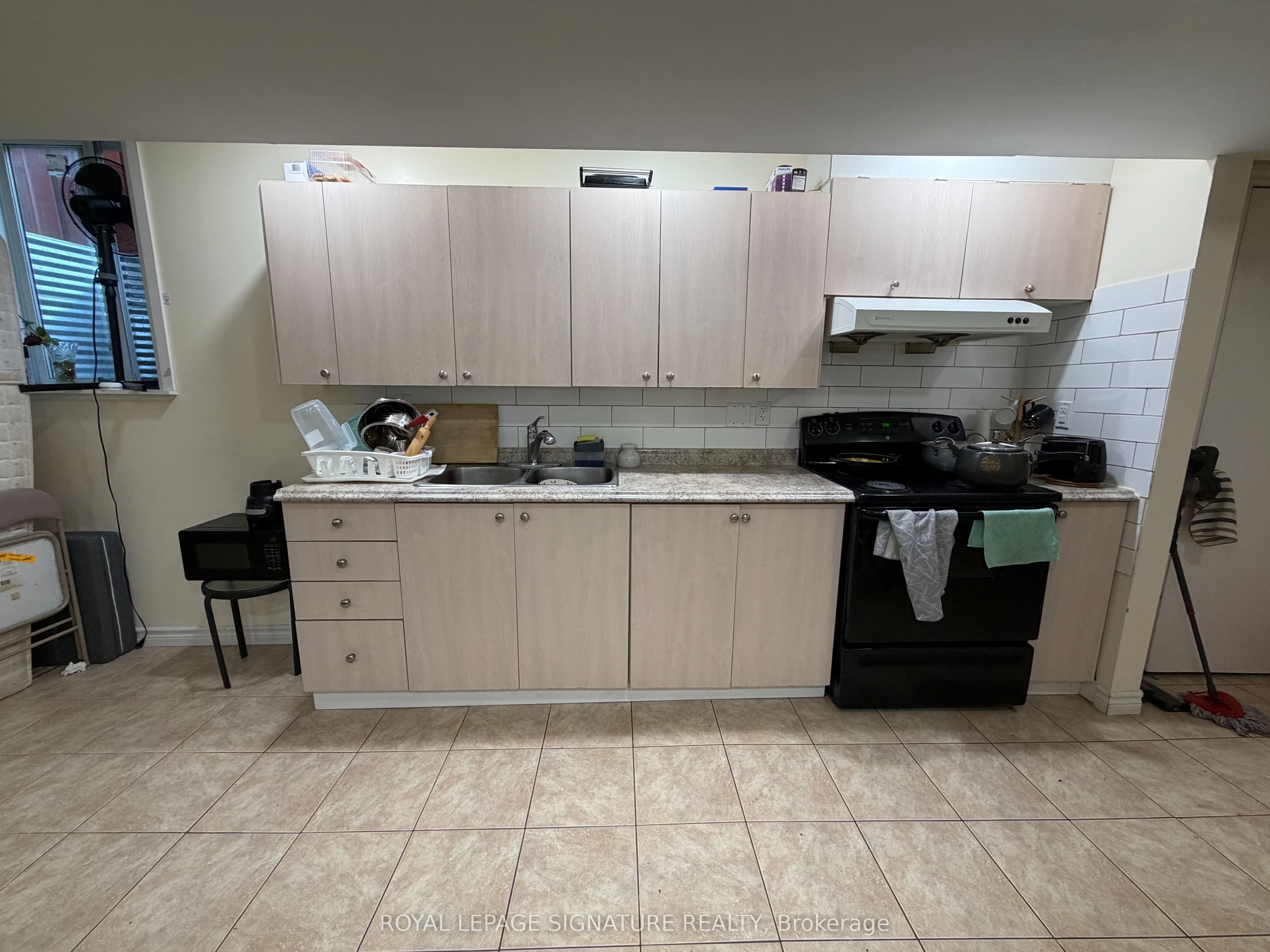 Unit Bsmt - 124 Herdwick Street, Brampton 4