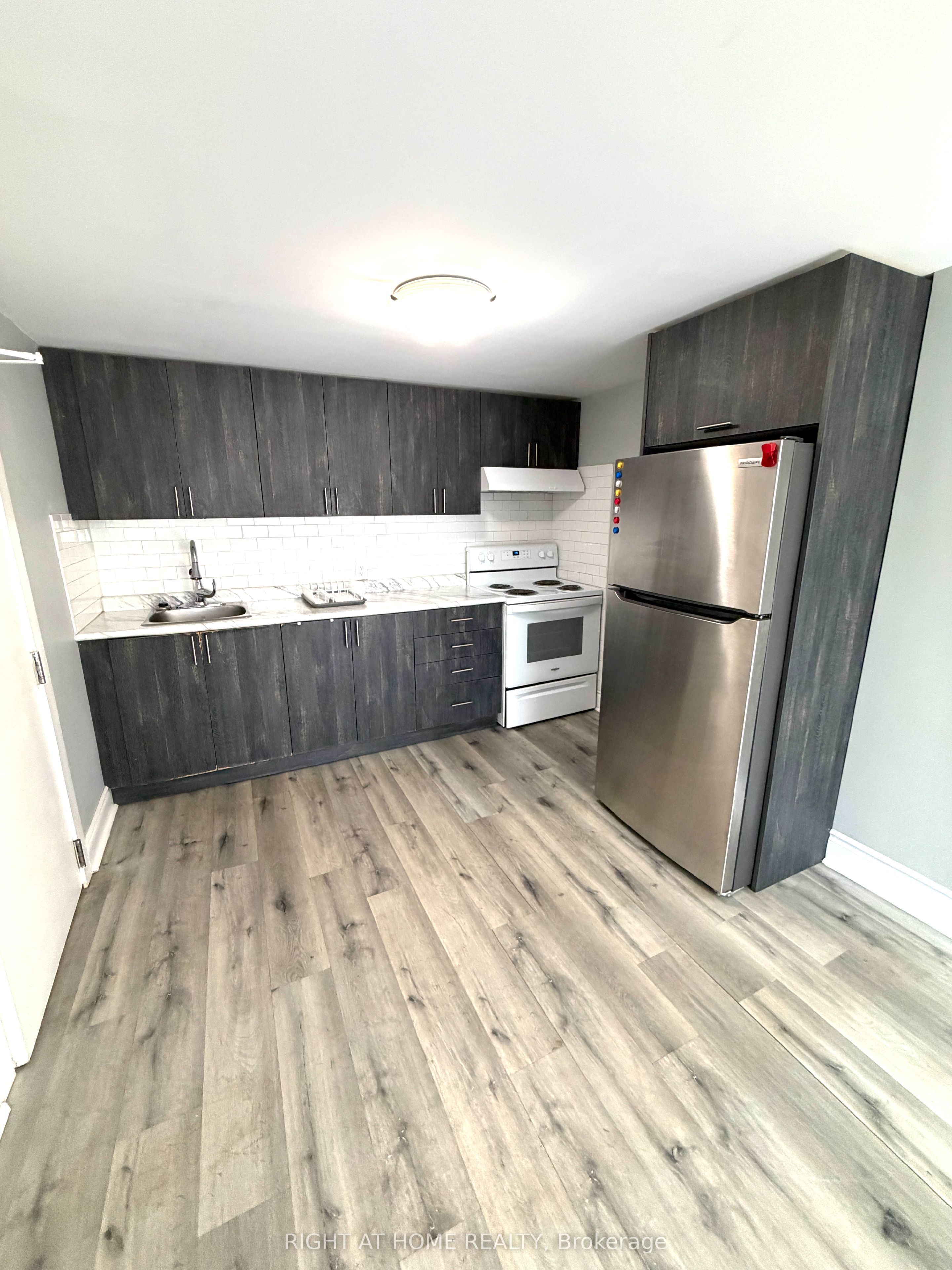Unit 4 - 11 Donald Avenue, Toronto 2