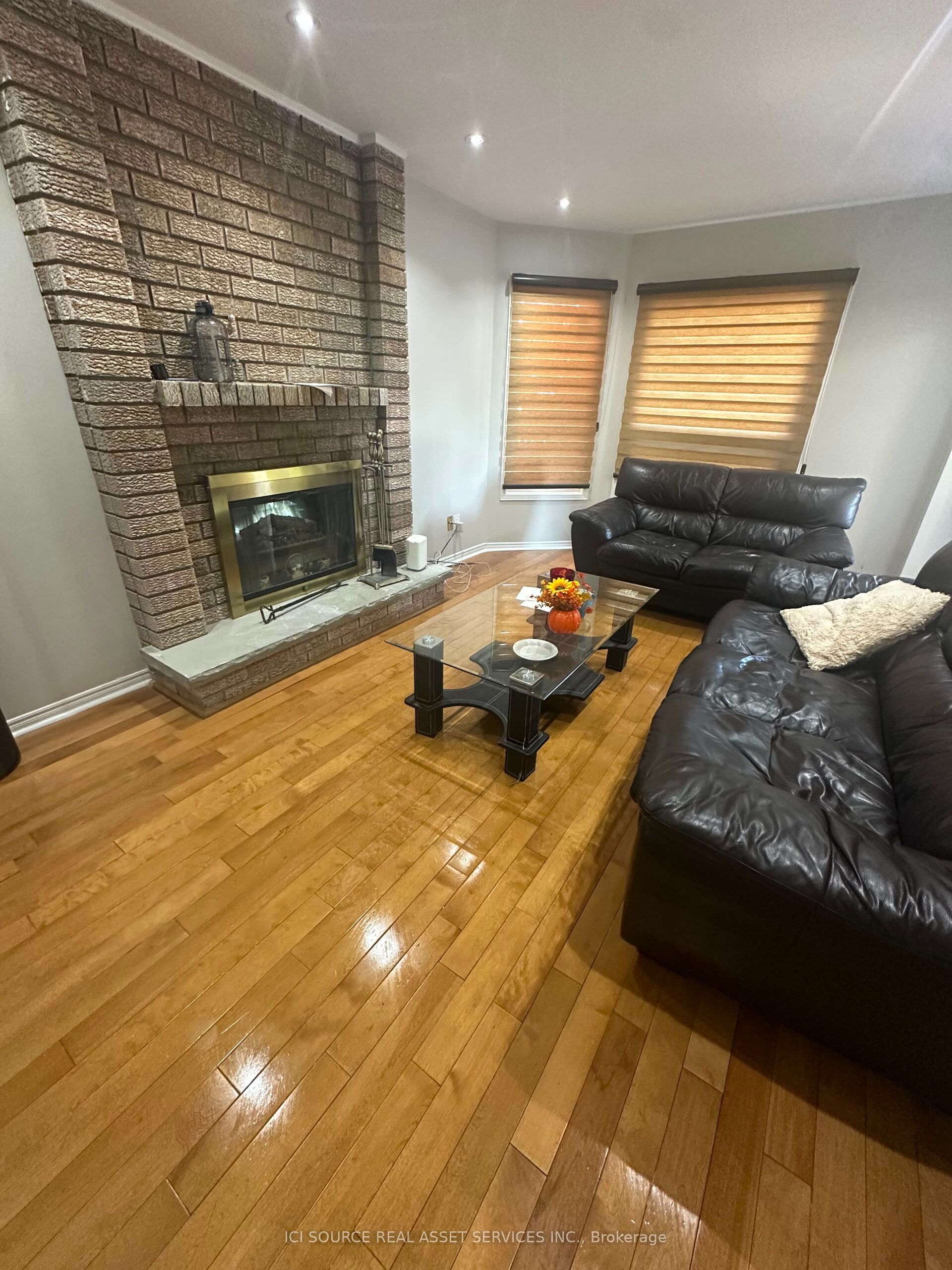 Unit Main Fl - 16 Brownridge Court, Brampton 2