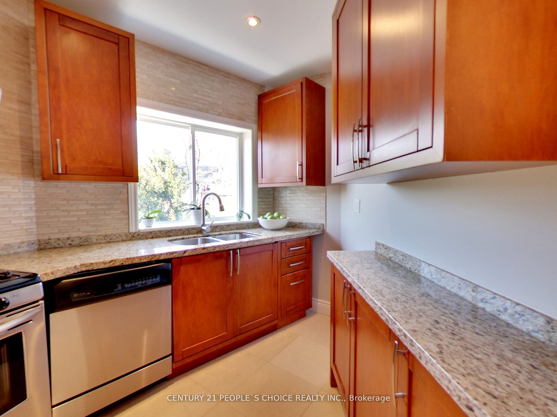 63 Stephen Drive, Etobicoke 5
