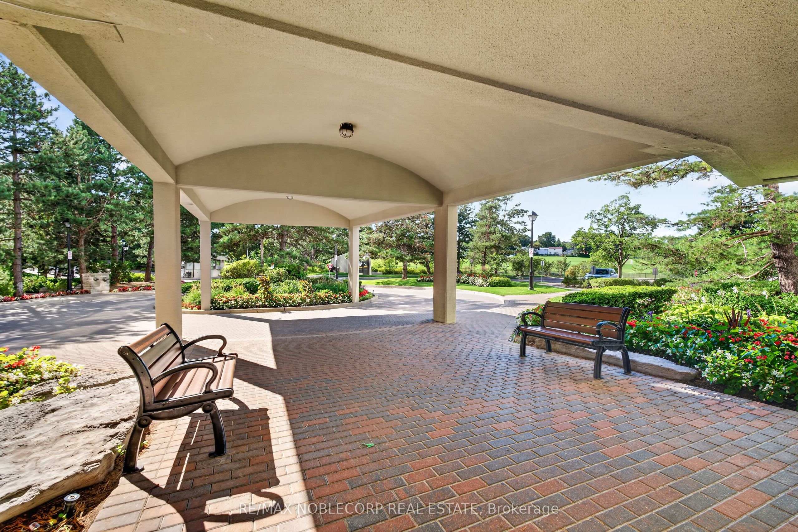 Unit 1603 - 22 Hanover Road, Brampton 2