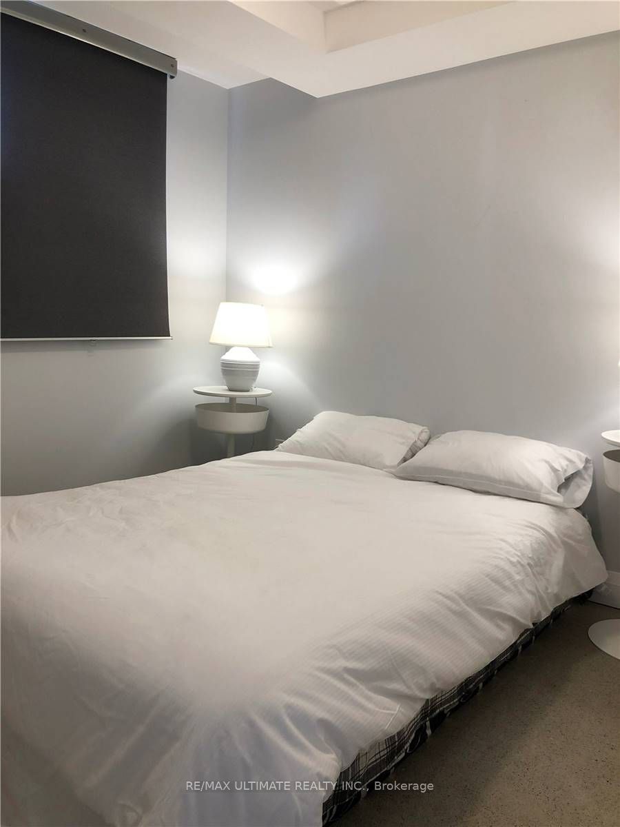 Unit 9 - 230 South Kingsway, Toronto 5
