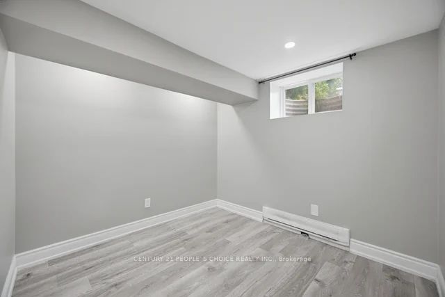 Unit Lower - 249 Burnhamthorpe Road, Etobicoke 5