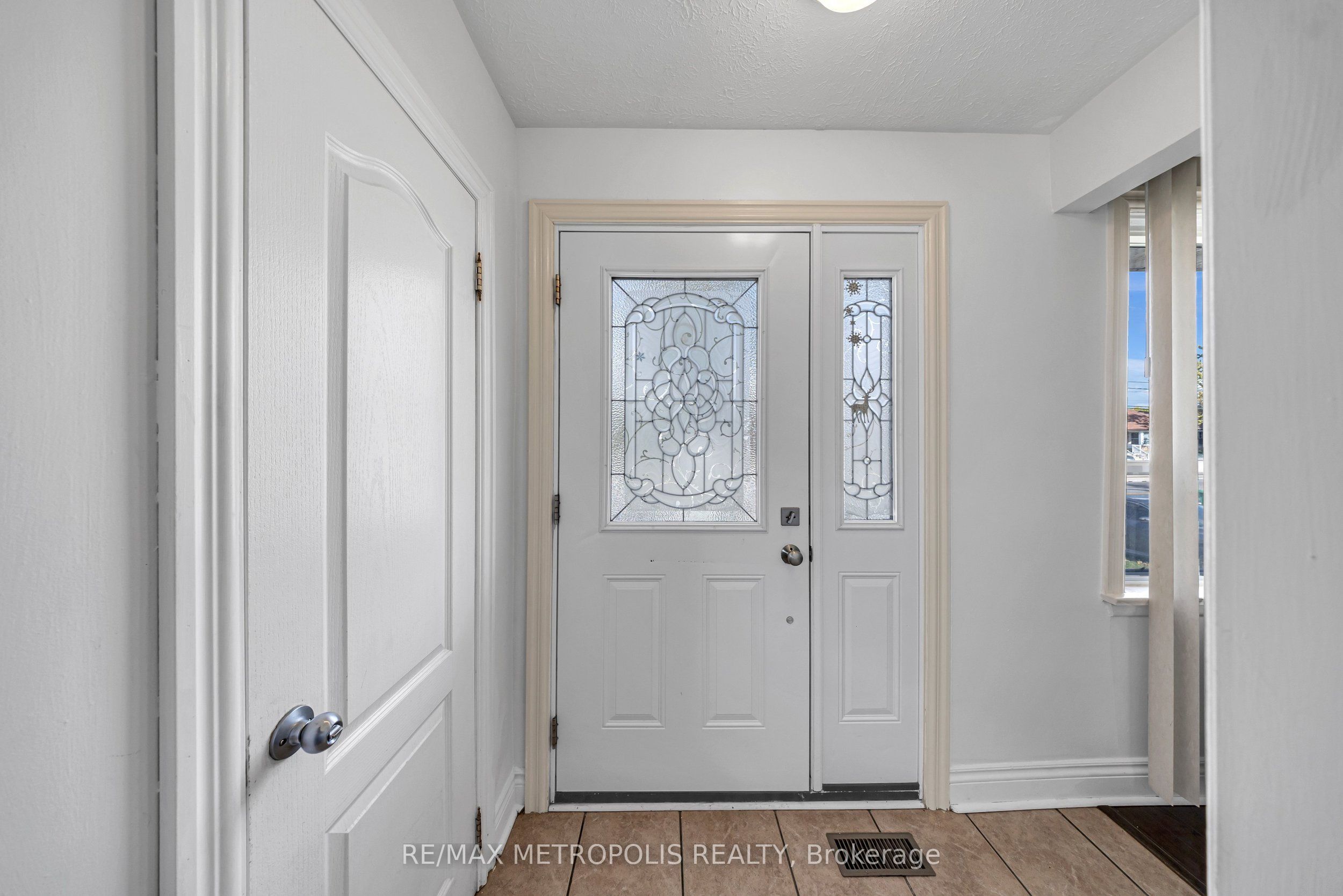 Unit Main - 147 Vodden Street E, Brampton 5