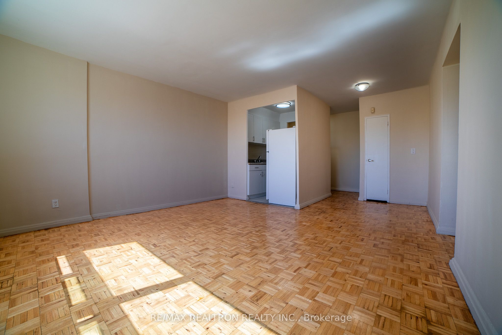 Unit 303 - 2355 Lake Shore Boulevard W, Etobicoke 4