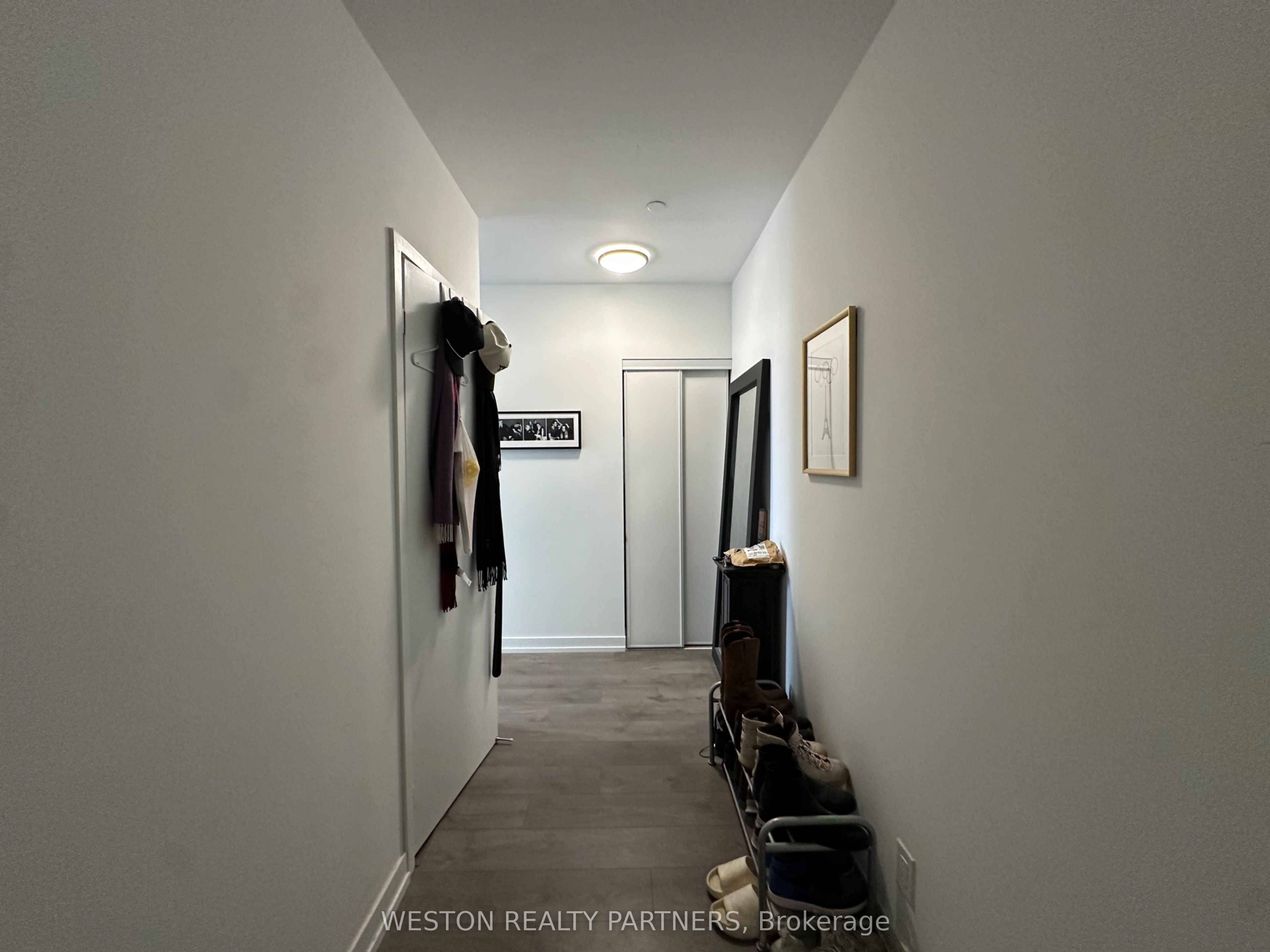 Unit 523 - 270 Dufferin Street, Toronto 4