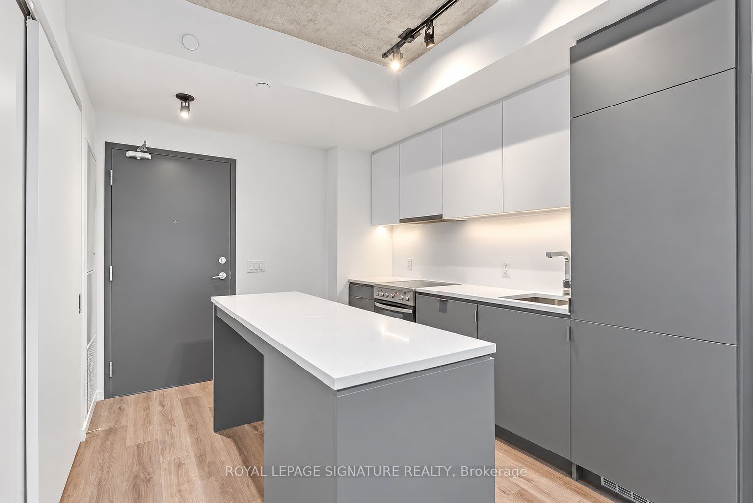 Unit 426 - 7 Smith Crescent, Etobicoke 4