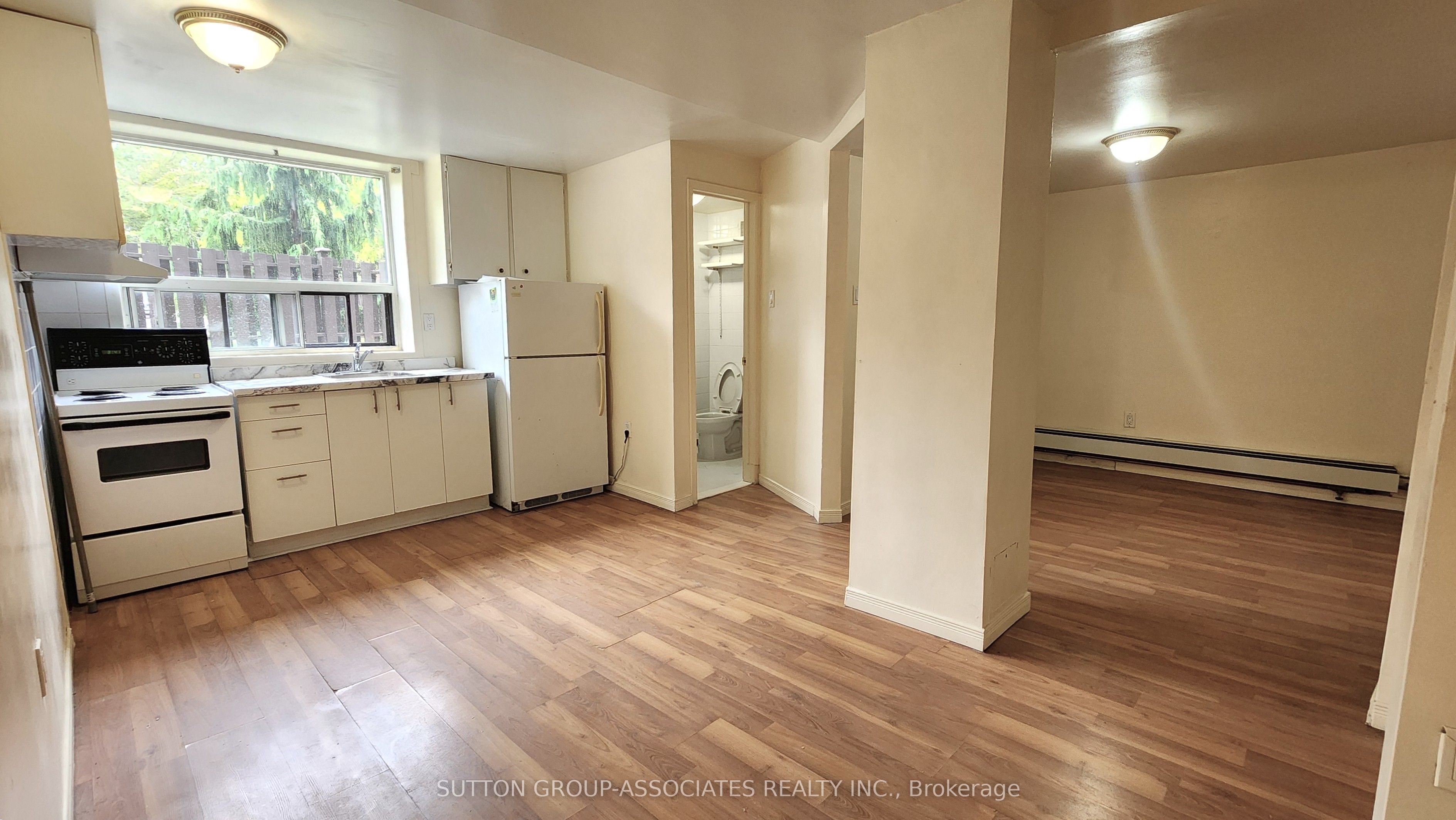 Unit 102 - 3 Greenbrook Drive, Toronto 2
