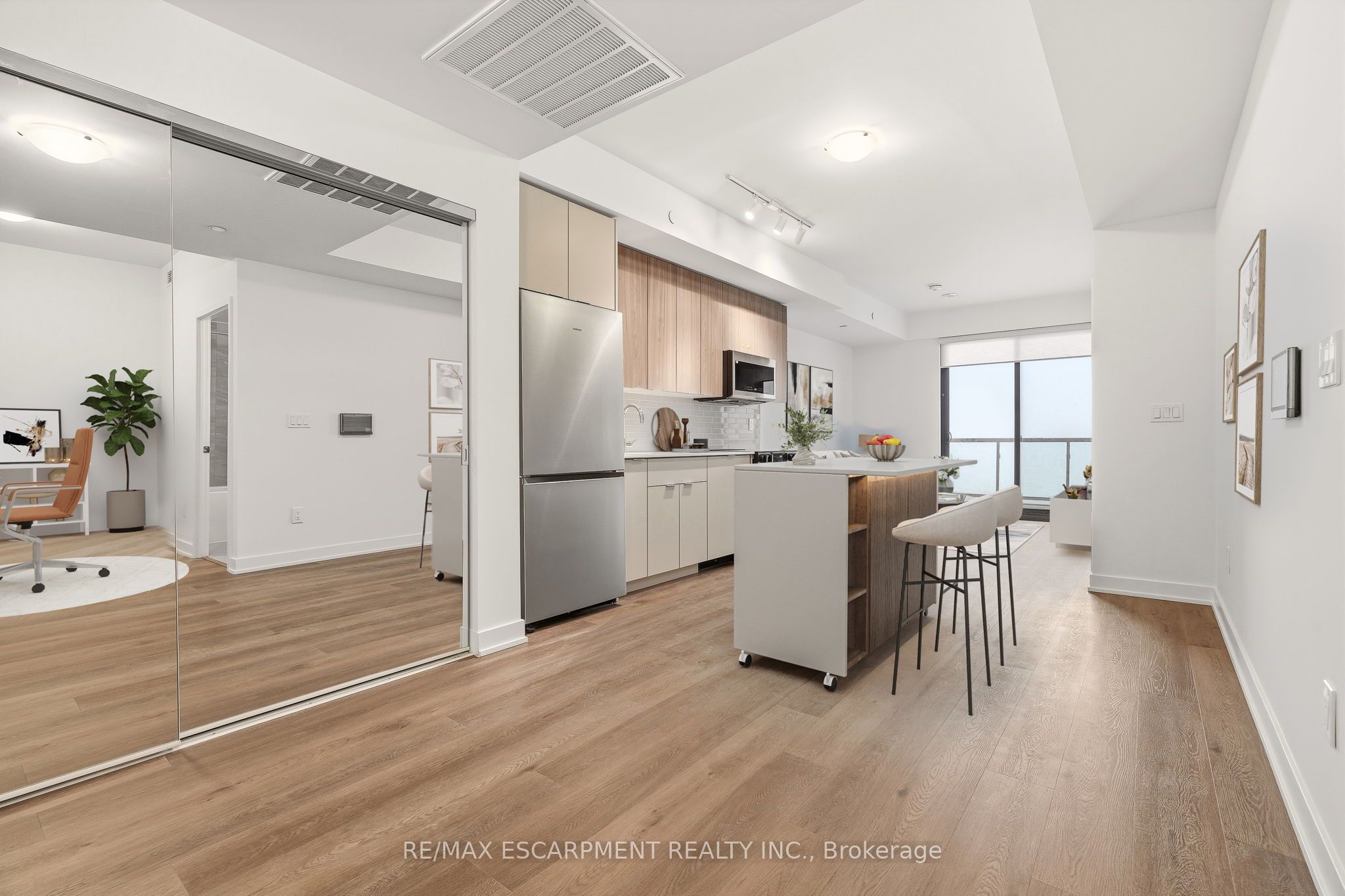 Unit 1106 - 2075 Lakeshore Road, Burlington 3
