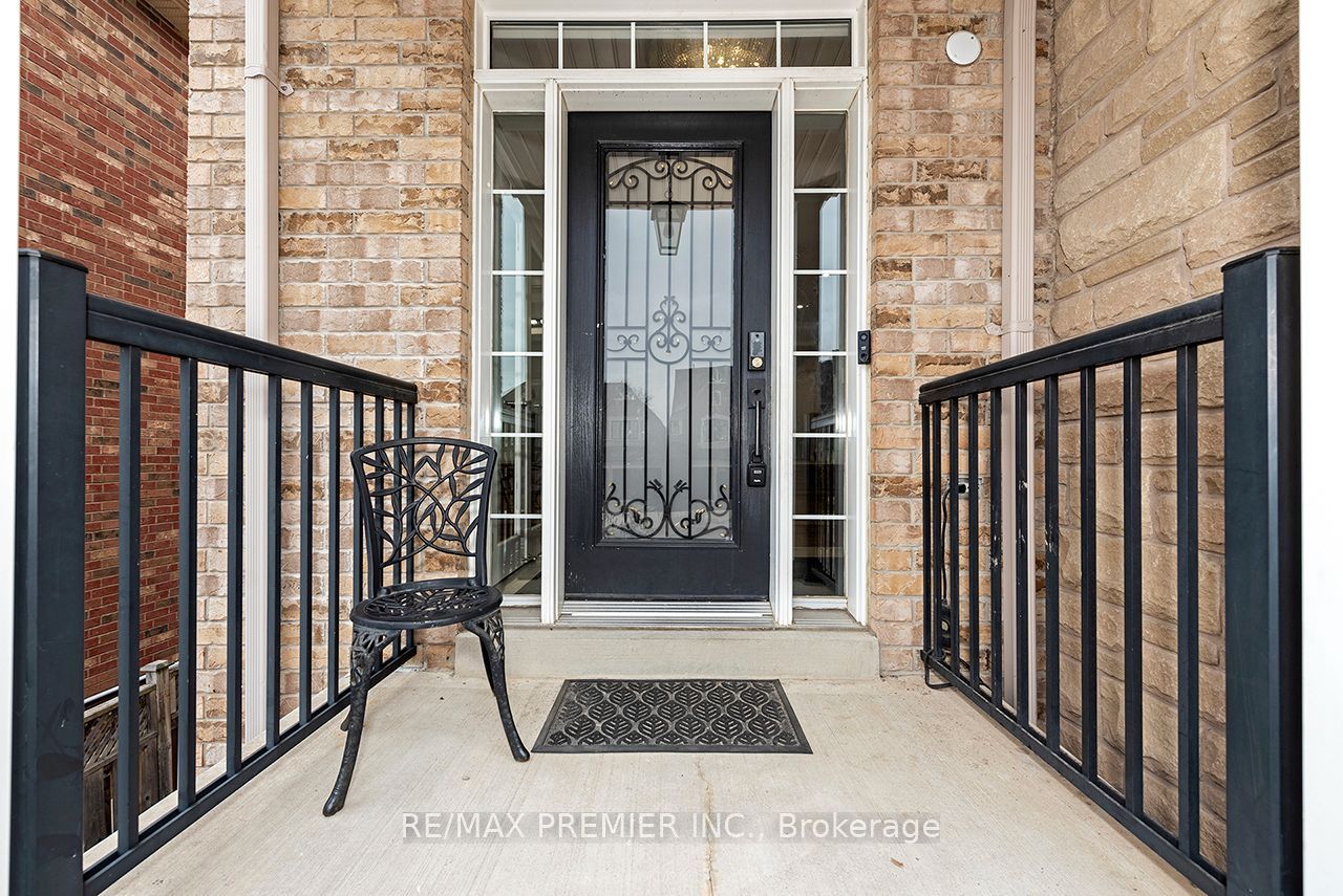 4 George Mckenzie Court, North York 4