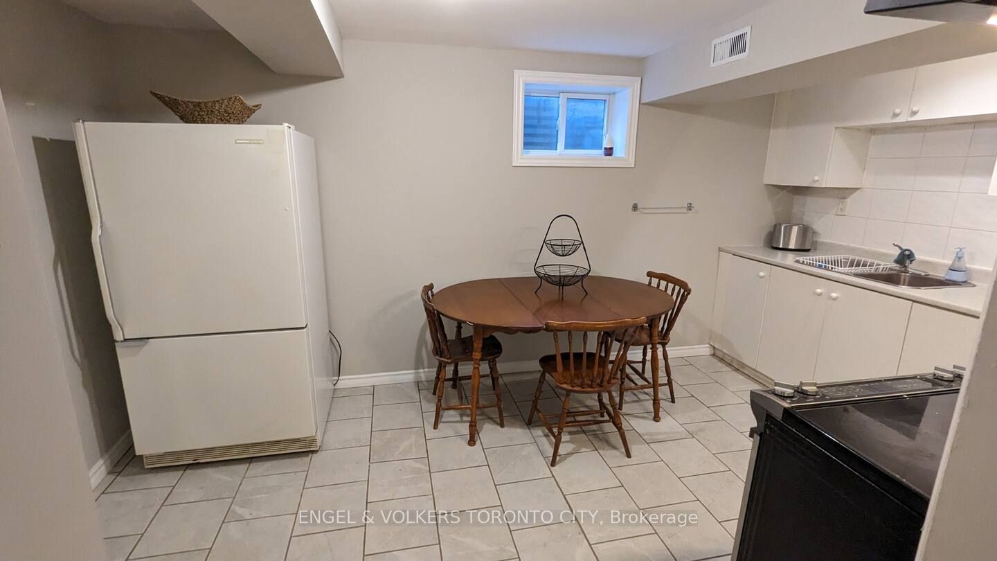 Unit B - 18 Elrose Road W, Brampton 2