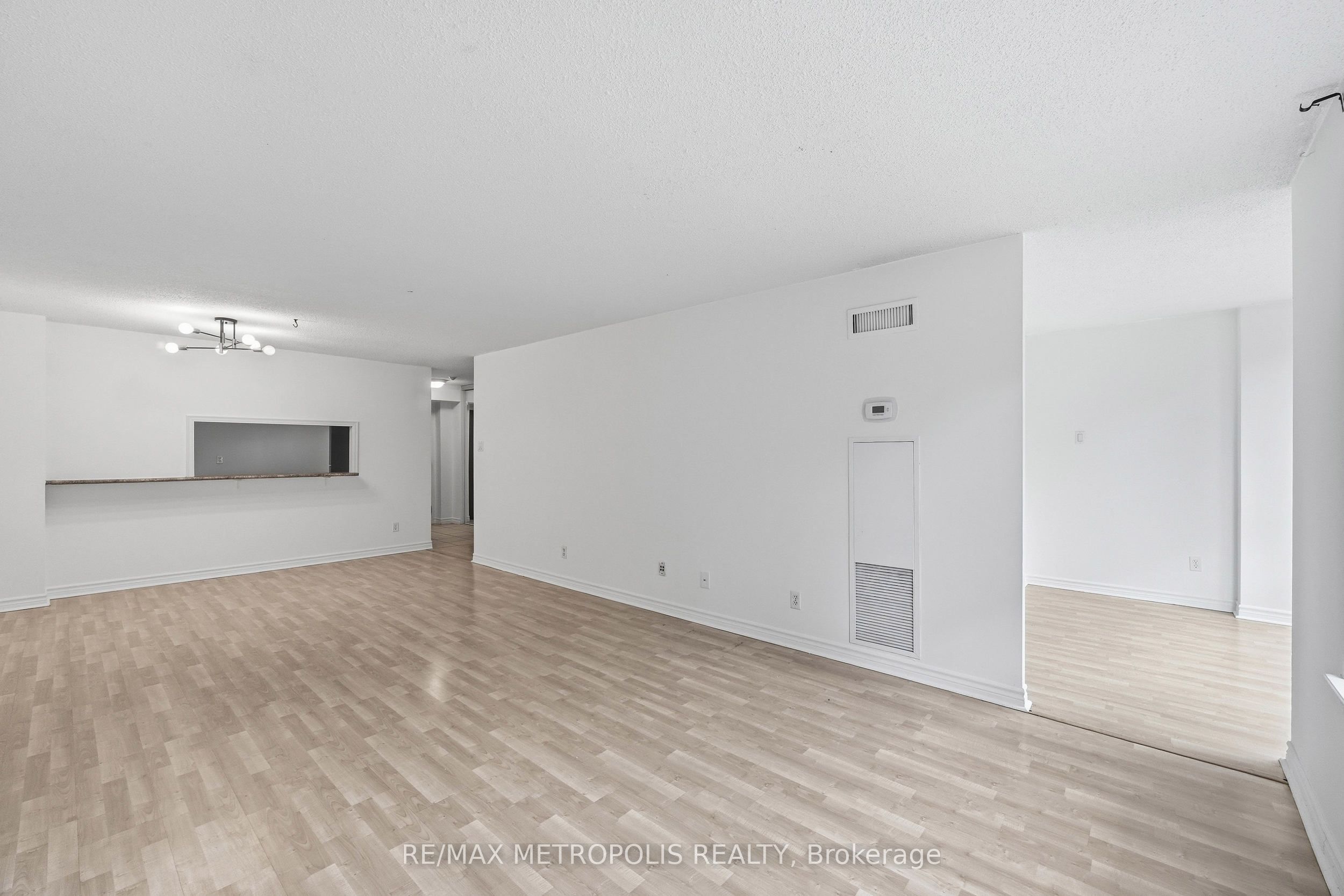 Unit 409 - 1485 Lakeshore Road E, Mississauga 3
