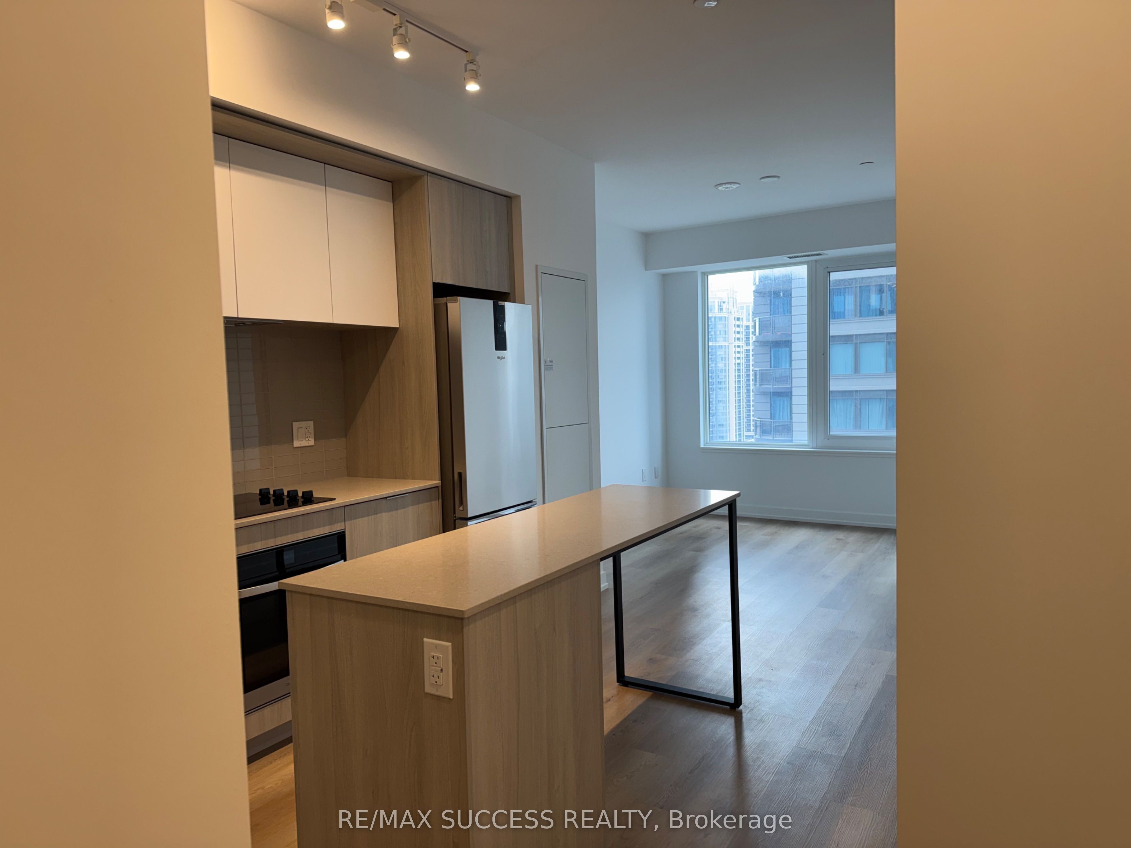 Unit 1607 - 395 Square One Drive, Mississauga 2