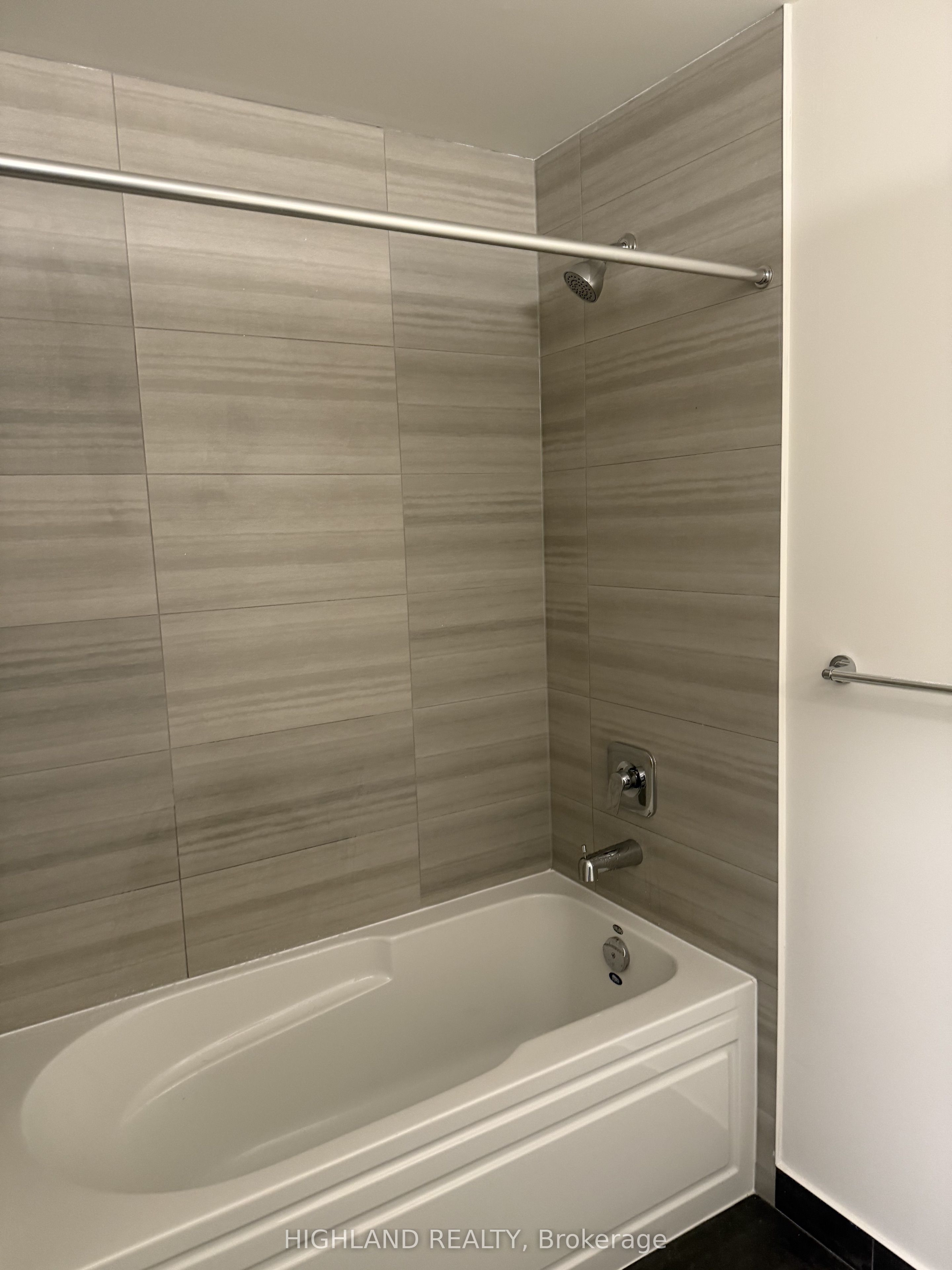 Unit 2208 - 15 Watergarden Drive, Mississauga 4