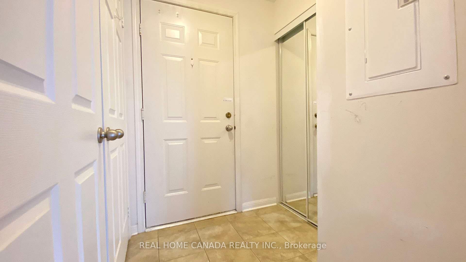 Unit 38 - 2891 Rio Crt, Mississauga 4