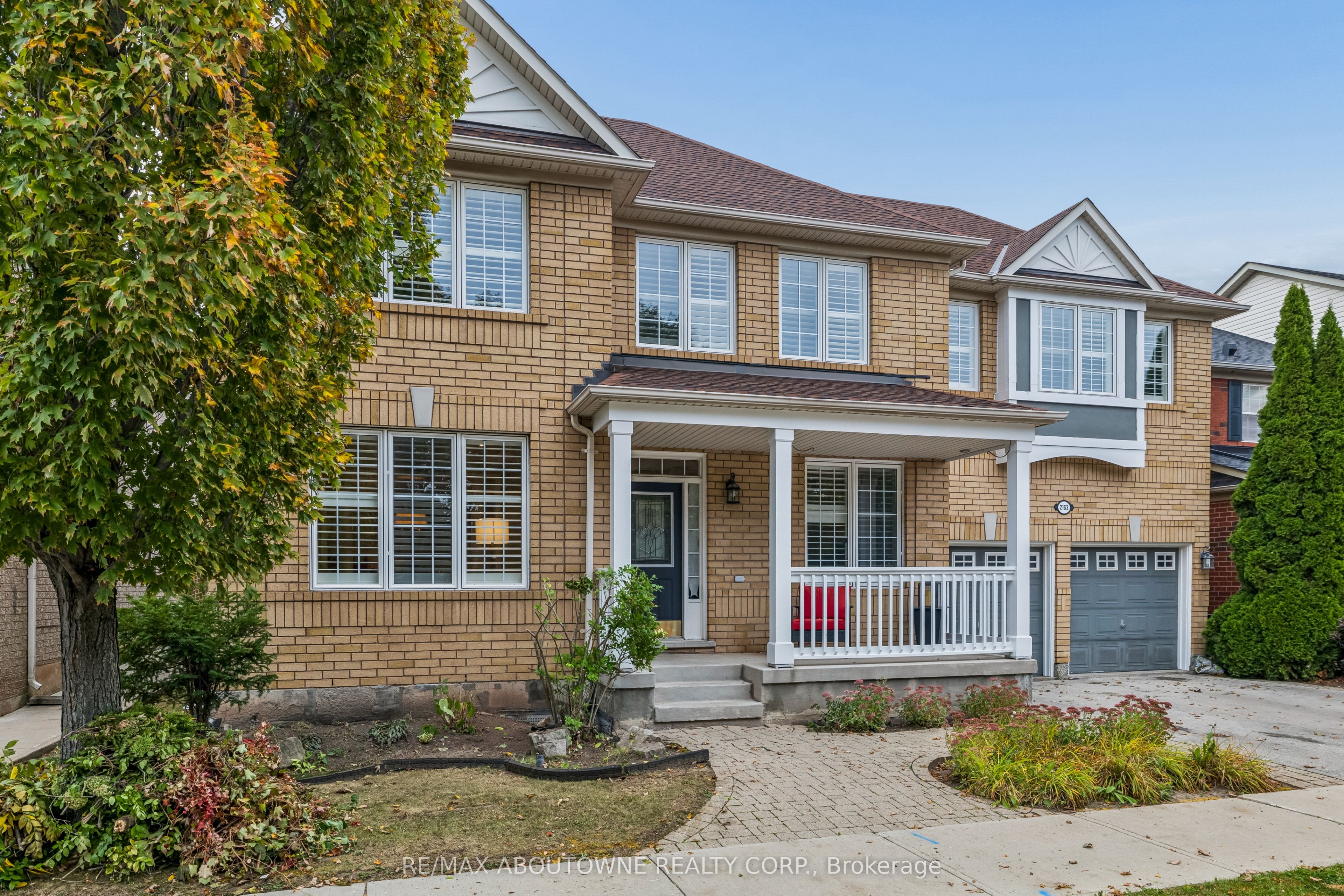 2163 Blackforest Crescent, Oakville 2