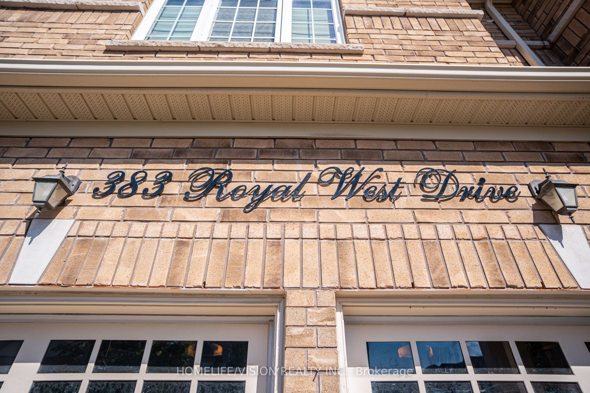 383 Royal West Drive, Brampton 4