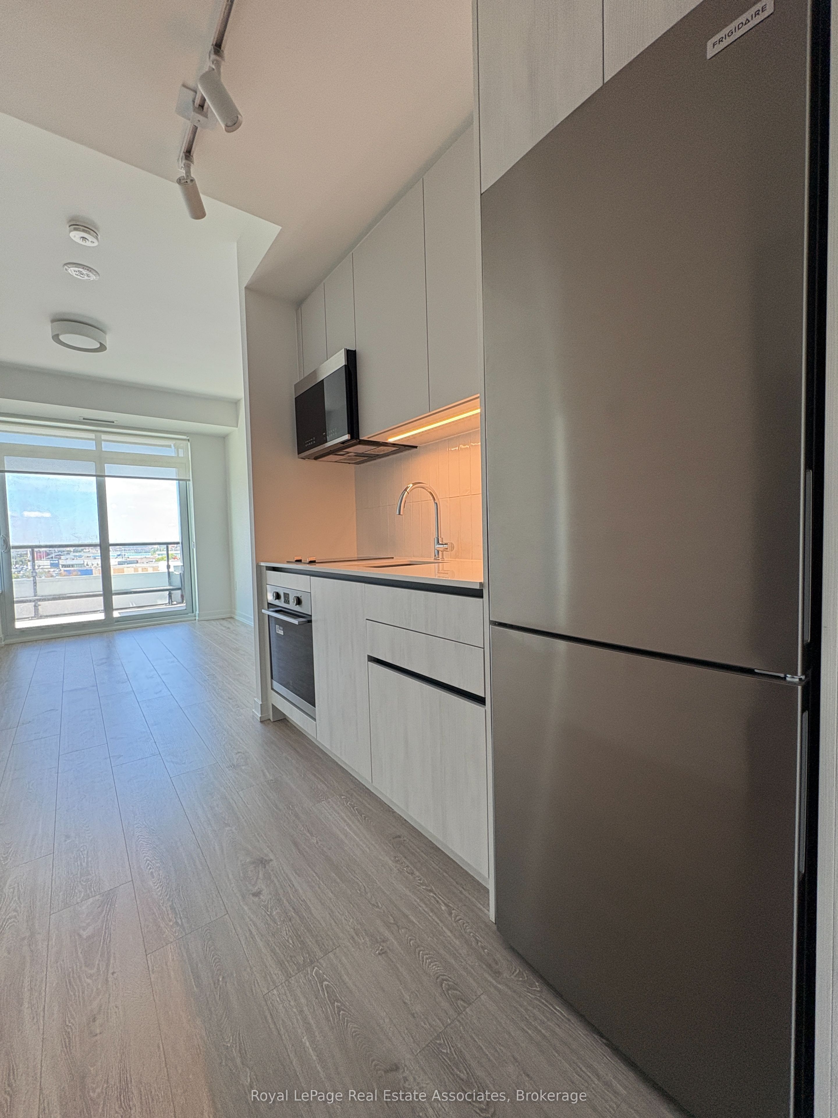 Unit 1002 - 2485 Eglinton Avenue W, Mississauga 4