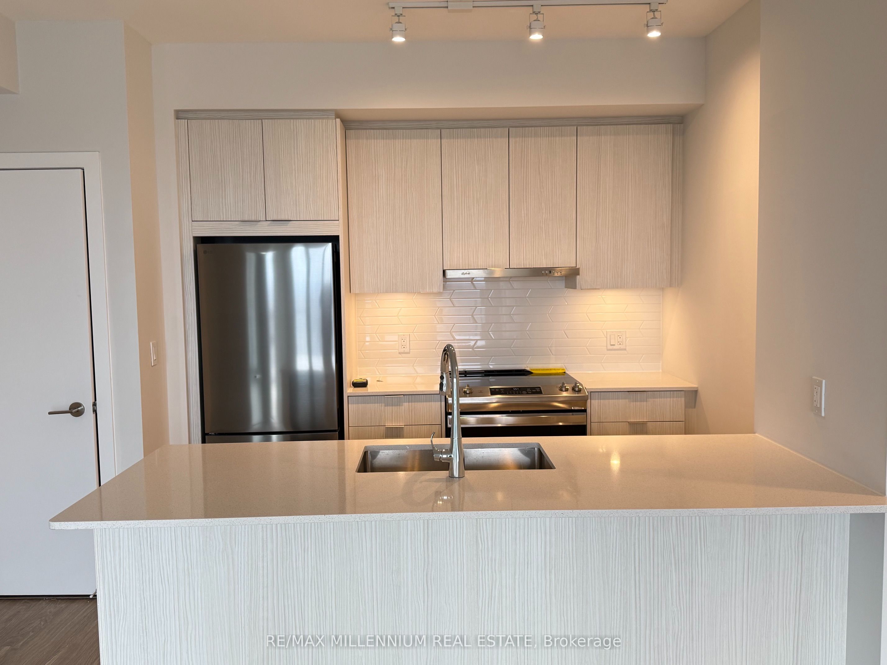 Unit 1607 - 430 Square One Drive, Mississauga 3