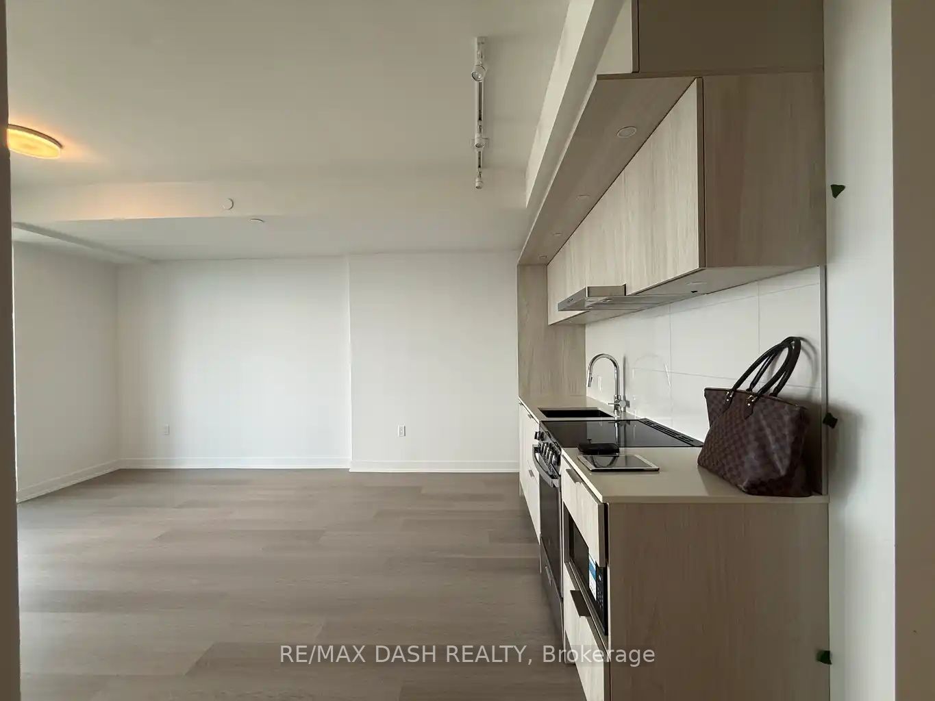 Unit 5604 - 448 Burnhamthorpe Road W, Mississauga 5
