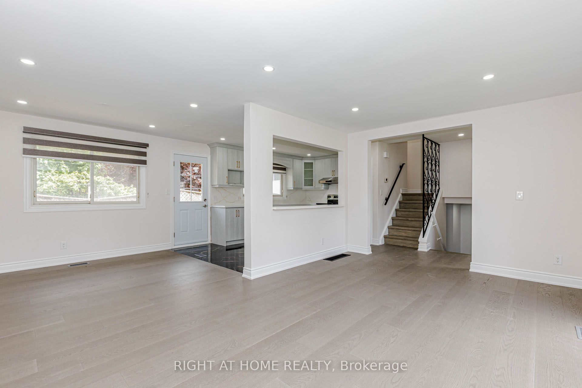 Unit UPPER - 5154 New Street, Burlington 4