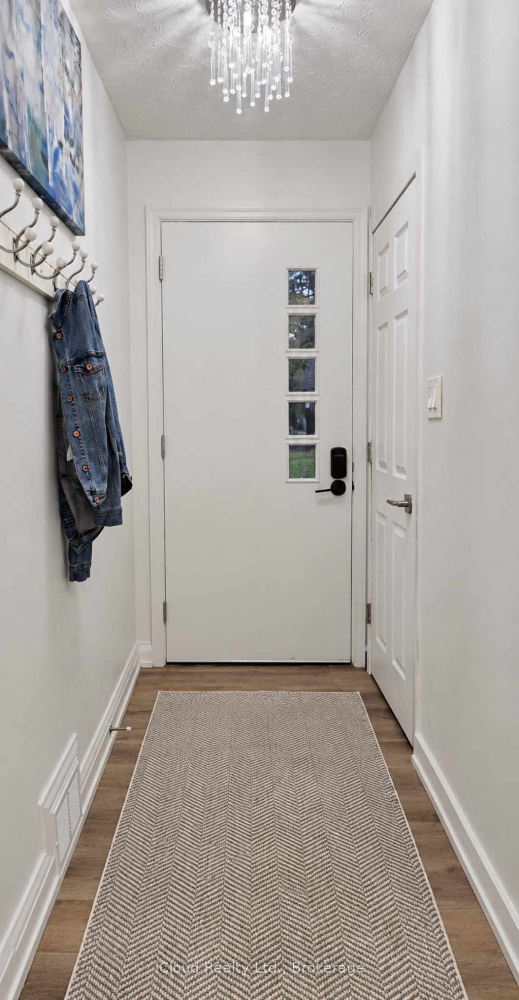 Unit Upper - 27 Inchcliffe Crescent, Etobicoke 2