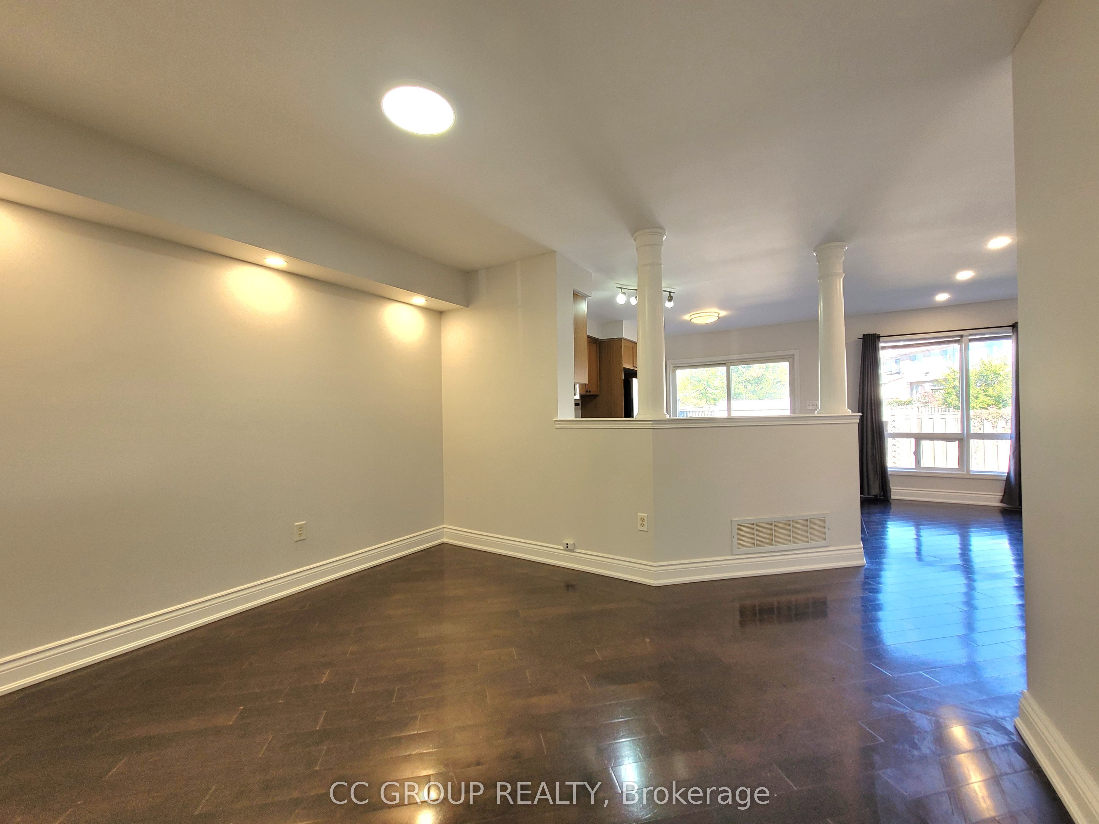 2153 Baronwood Drive, Oakville 4