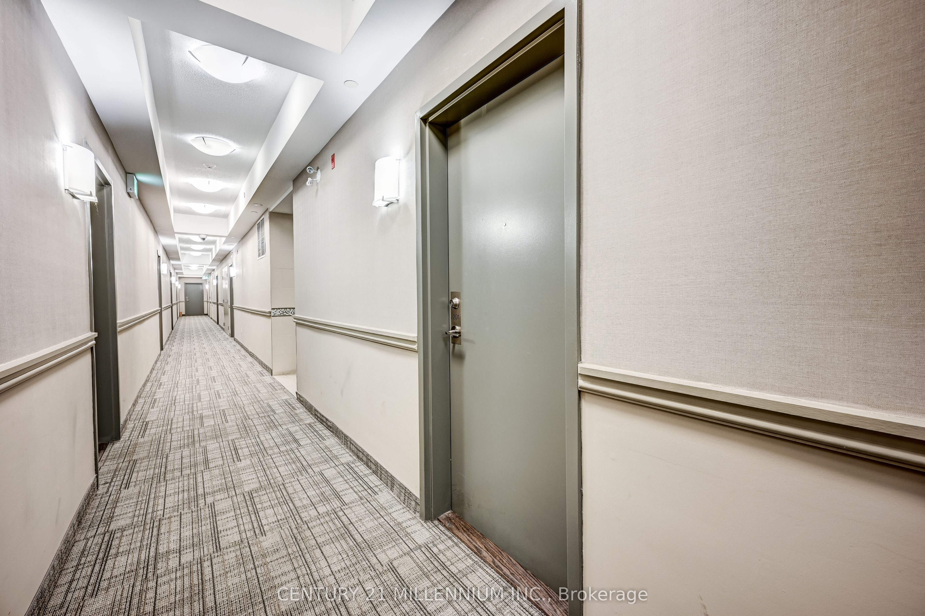 Unit 201 - 50 Sky Harbour Drive, Brampton 5
