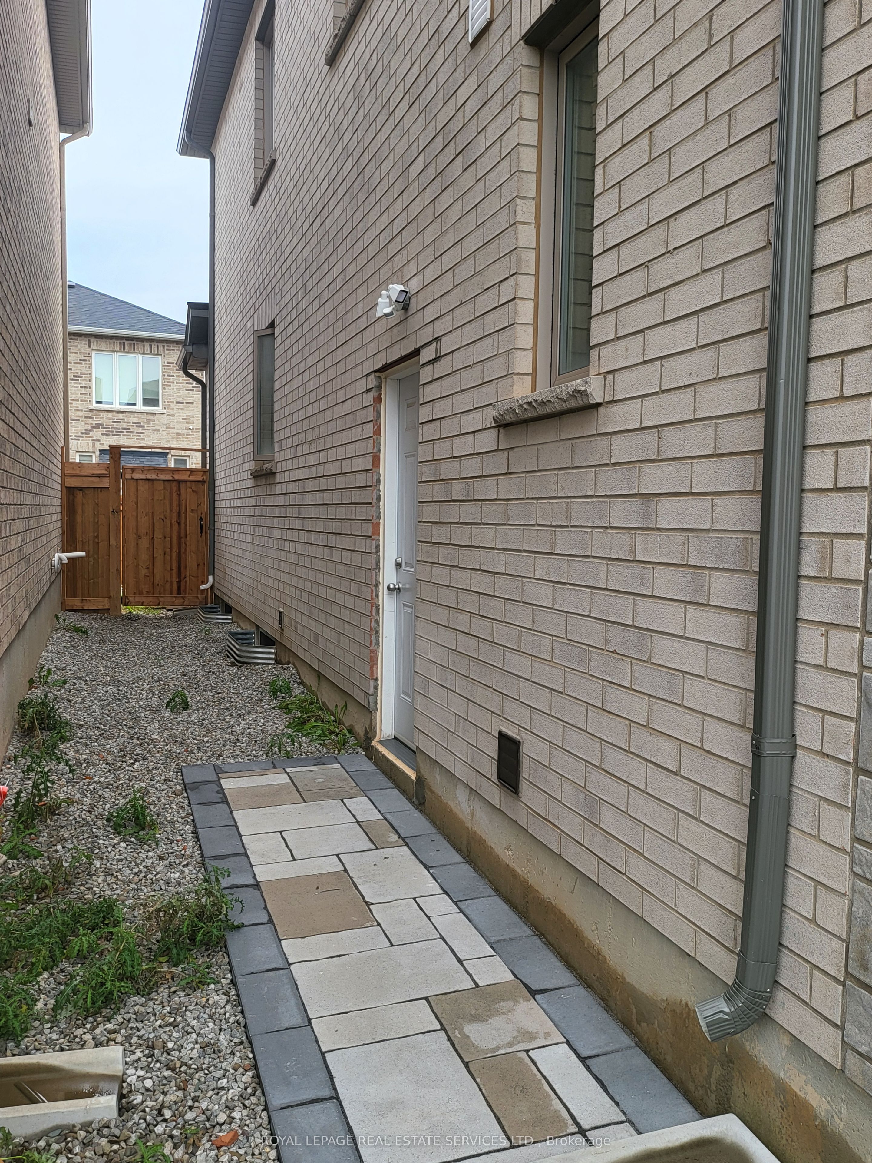 Unit Bsmt - 1241 Trudeau Drive, Milton 3