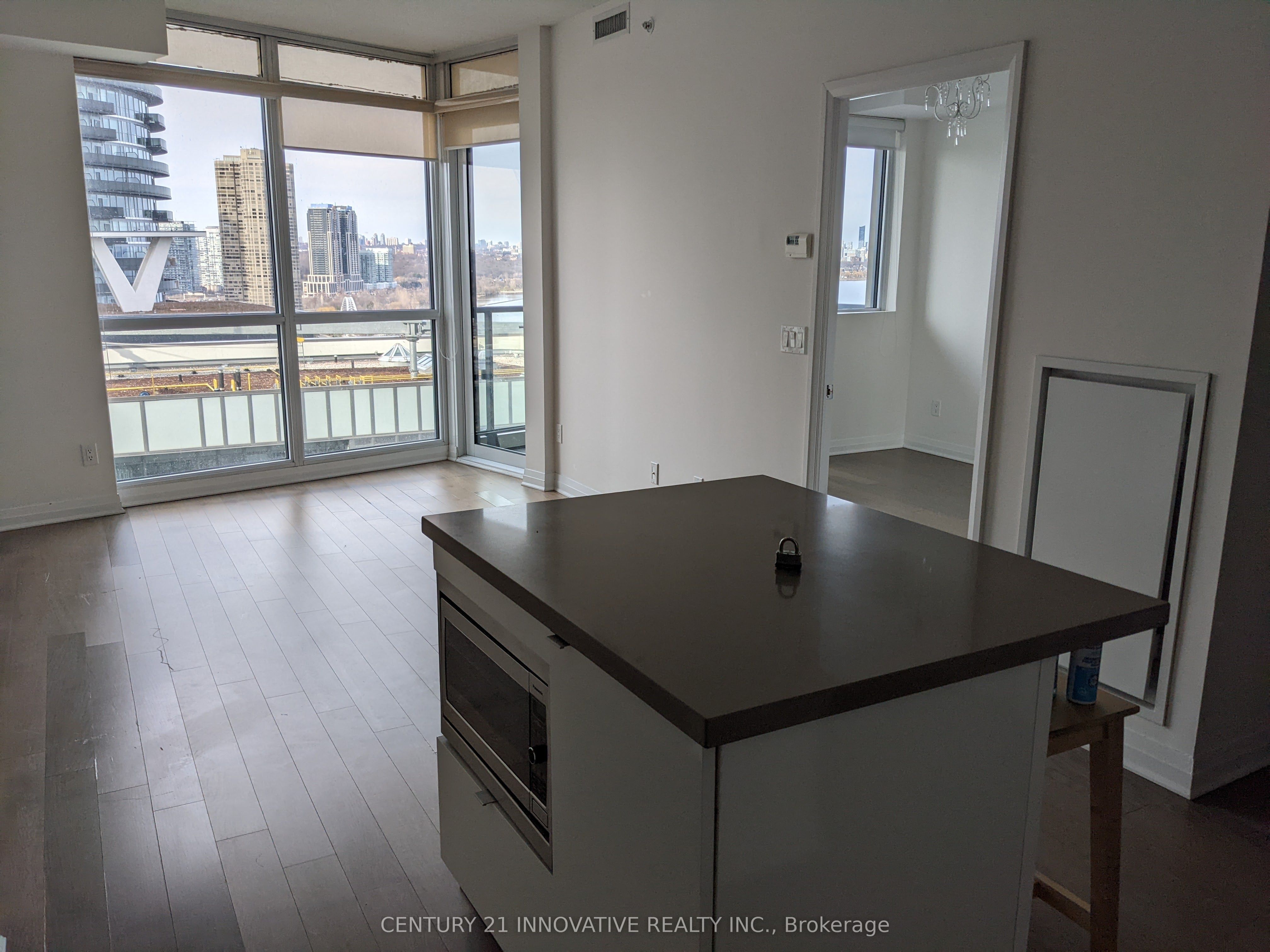 Unit 2010 - 59 Annie Craig Drive, Etobicoke 3