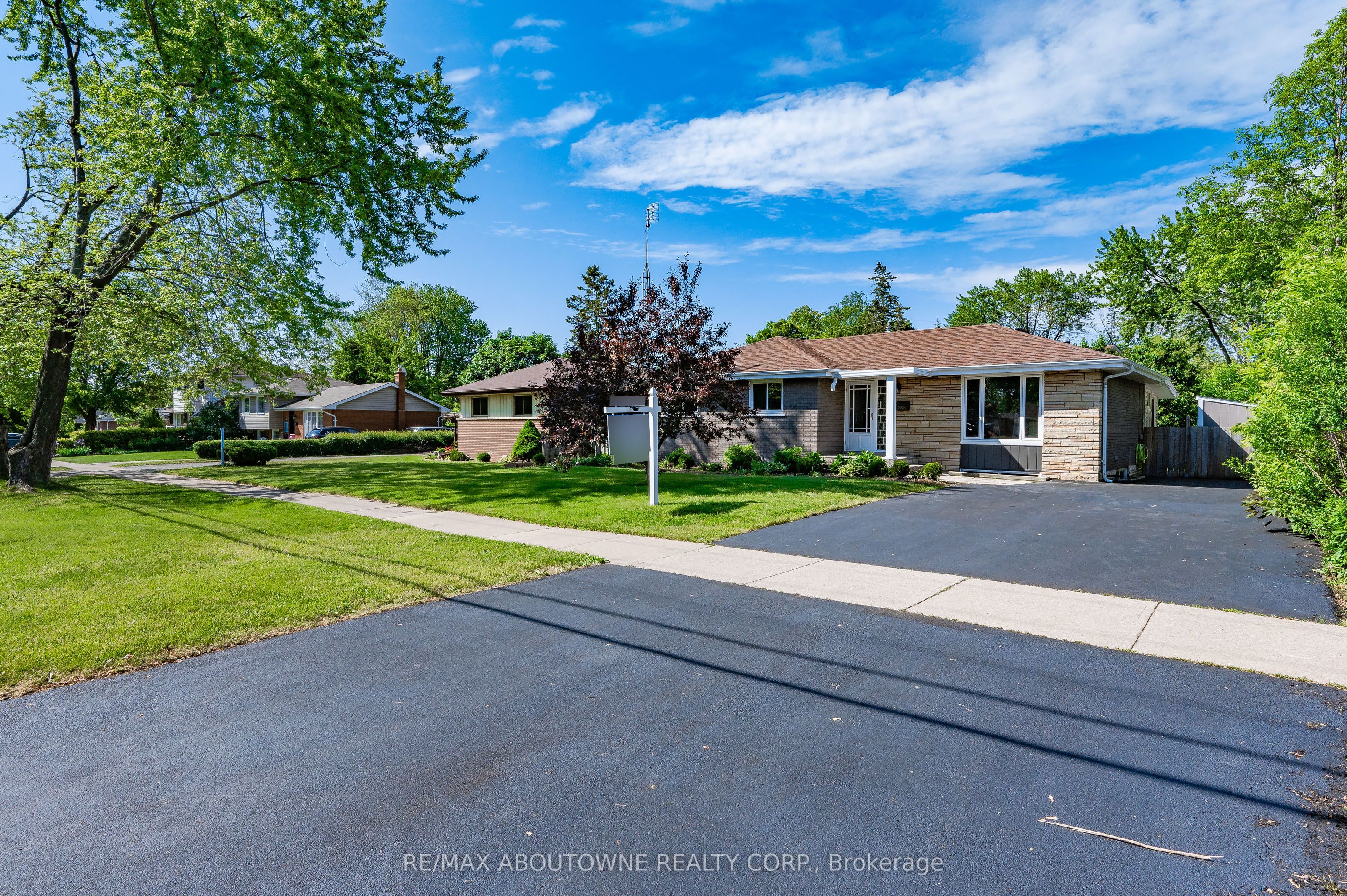 388 APPLEBY Line, Burlington 3